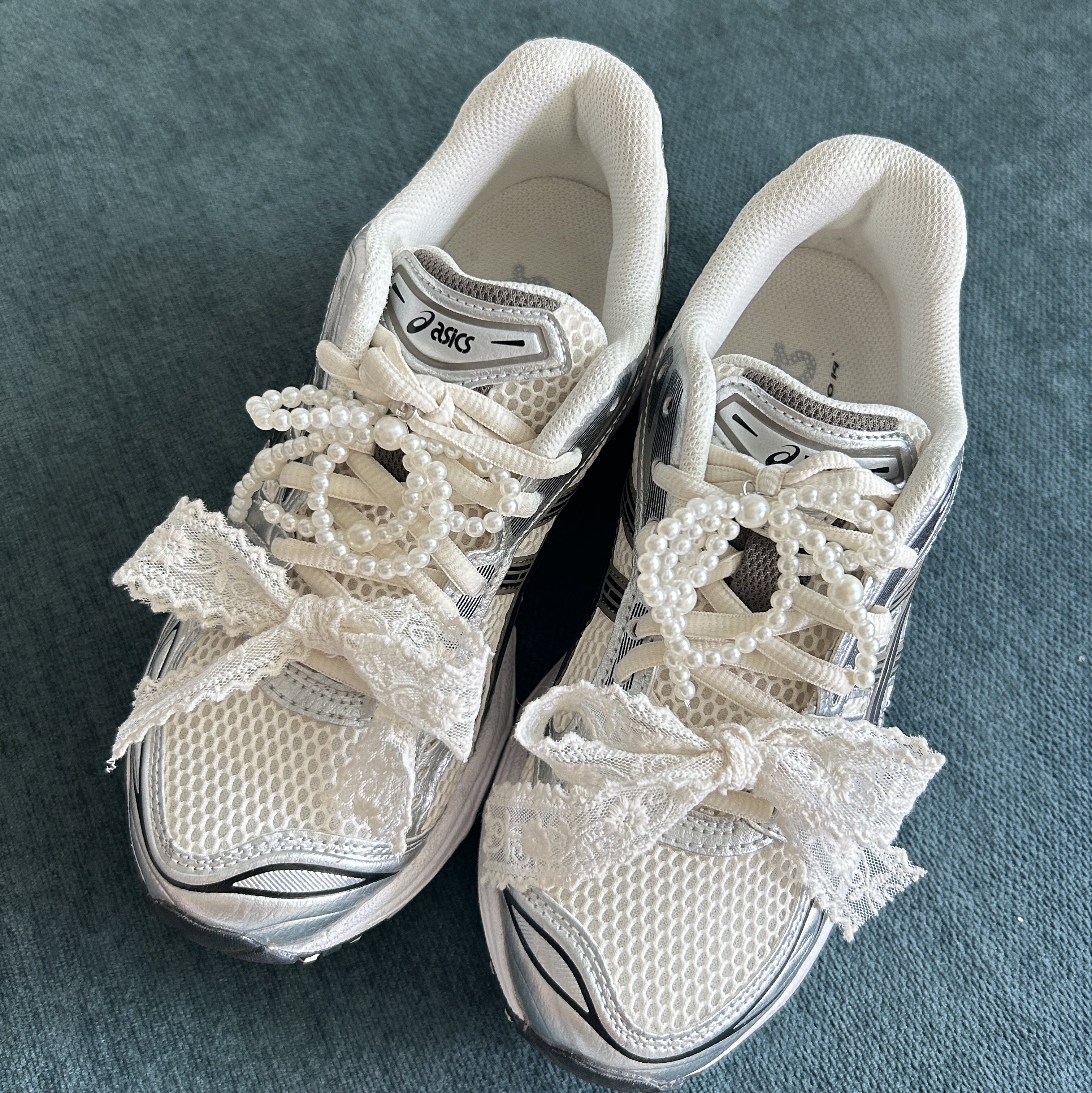 Asics Gel-Kayano 14 Cream Black 착용 스타일 - 2