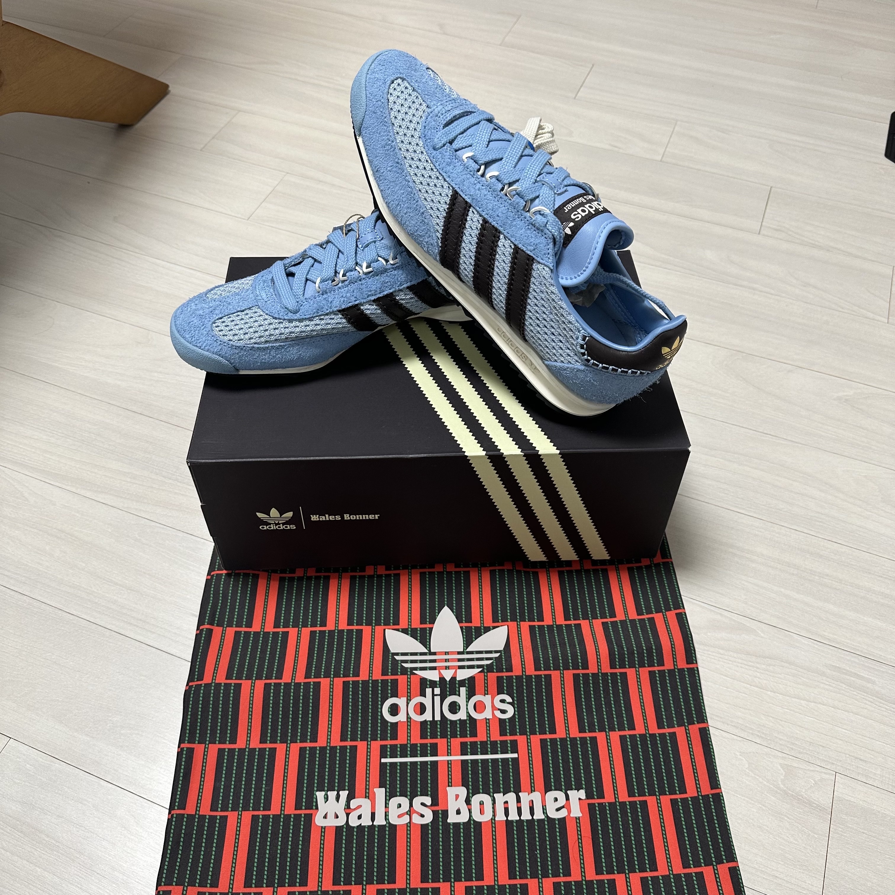 Adidas x Wales Bonner SL 76 Ash Blue Core Black 착용 스타일 - 1
