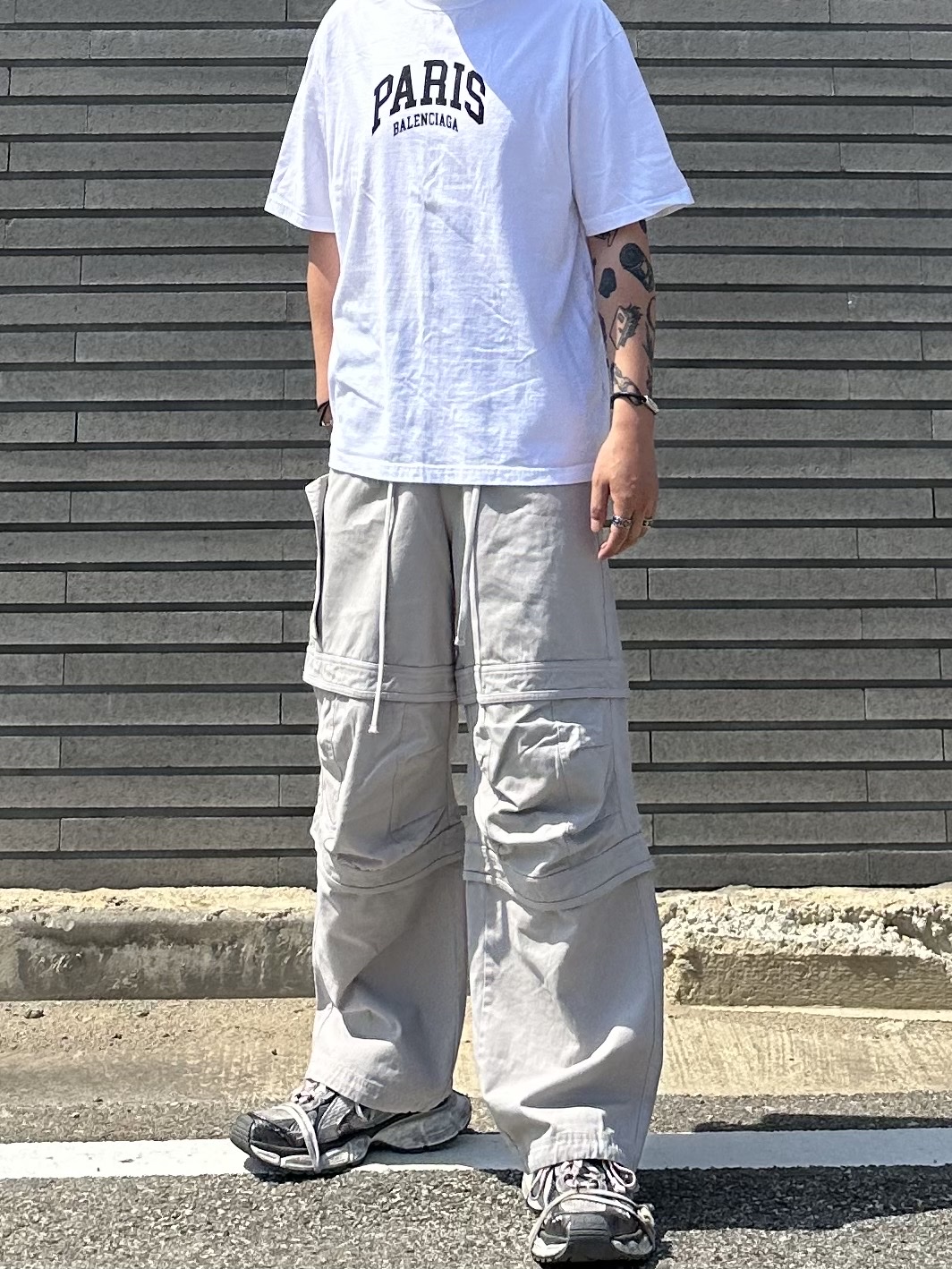 Balenciaga 3XL Sneakers Grey White Red 착용 스타일 - 3