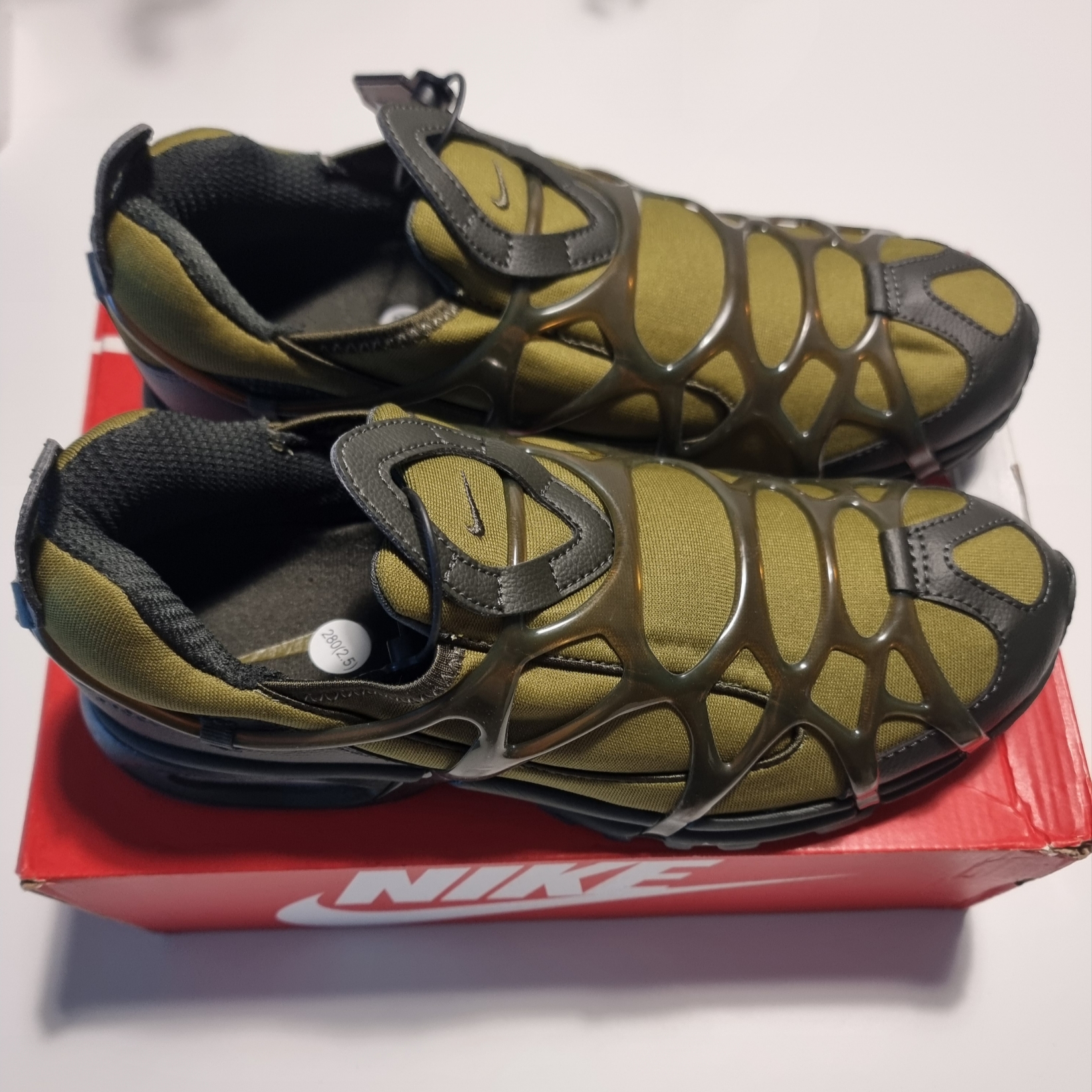 Nike Air Kukini Pilgrim Sequoia 착용 스타일 - 3