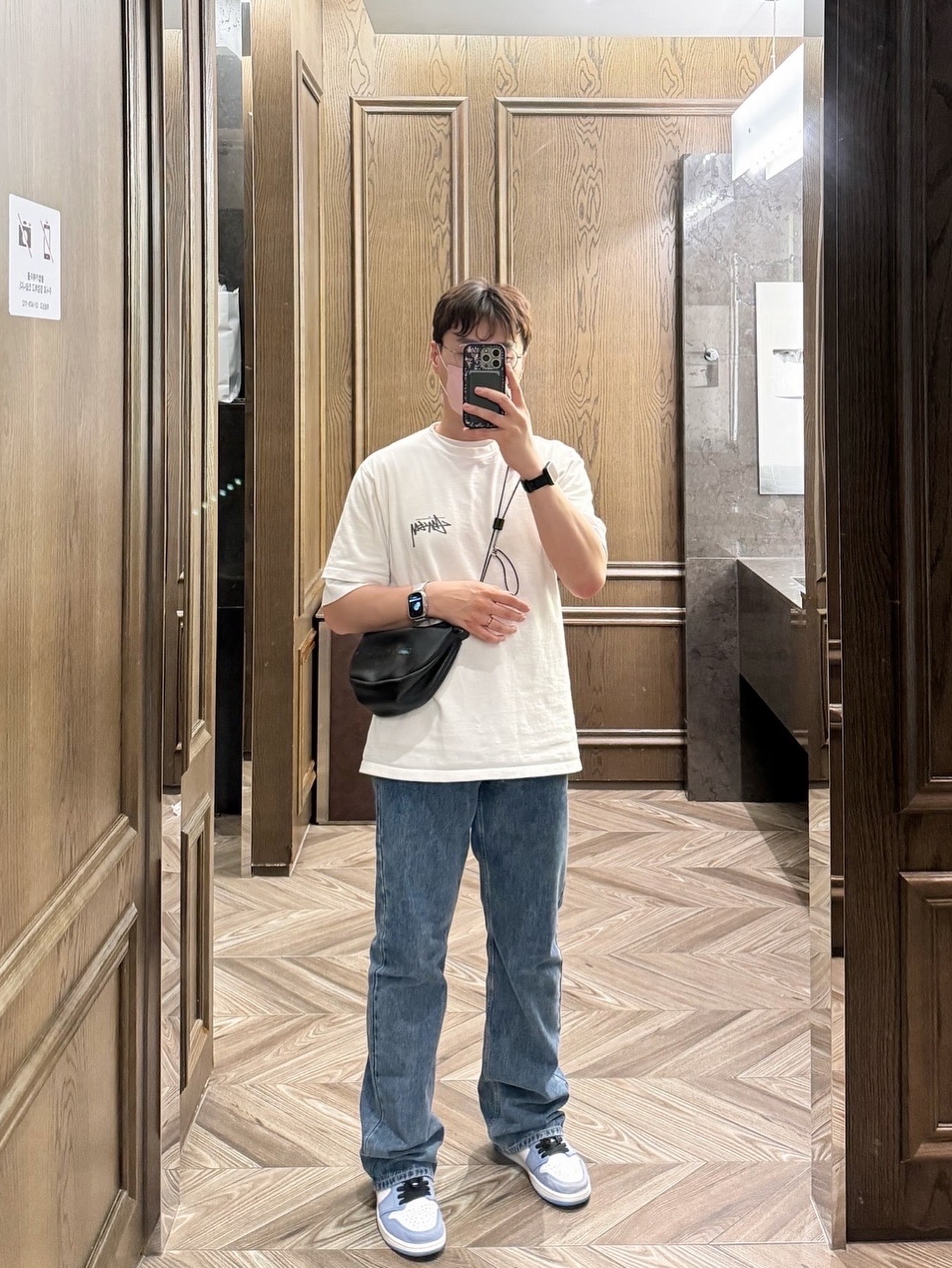 Stussy Withered Flower T-Shirt White, Wooyoungmi Long Straight Denim Pants Blue -23FW 착용 스타일 - 4