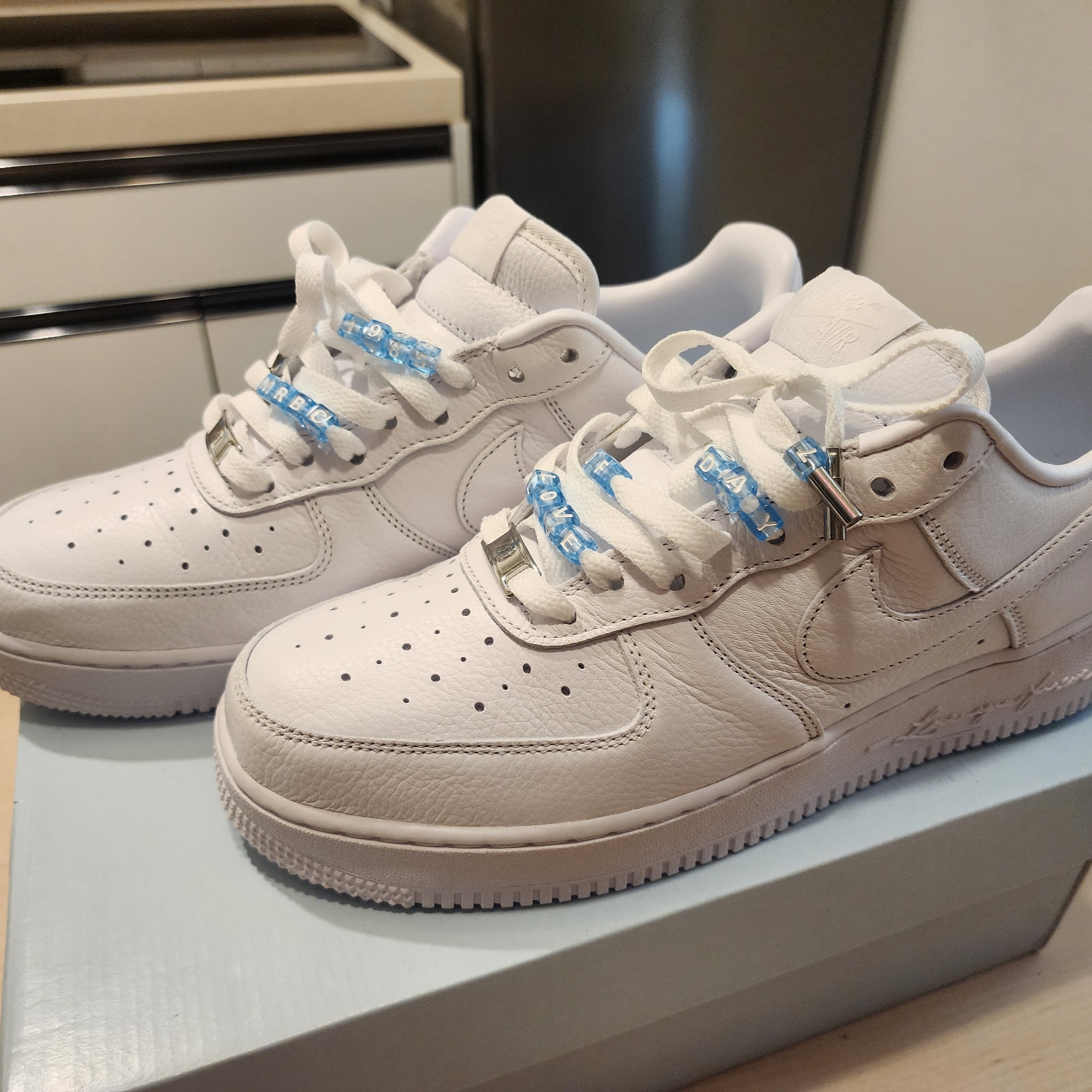 Nike x Drake Nocta Air Force 1 Low SP Certified Lover Boy White 착용 스타일 - 1