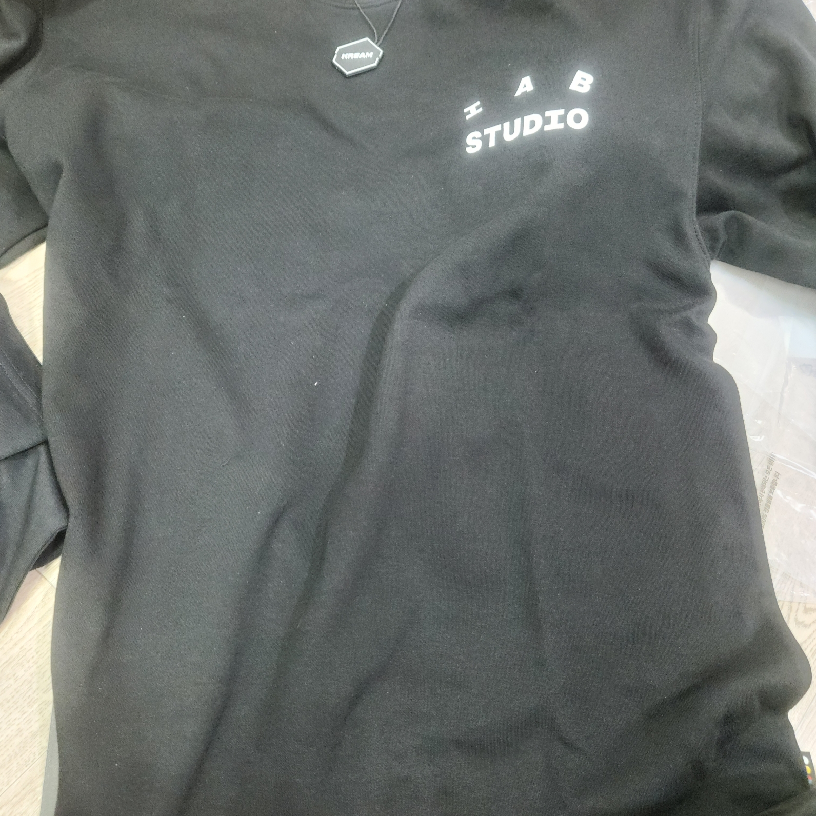 IAB Studio Long Sleeve Black - 23FW 착용 스타일 - 1