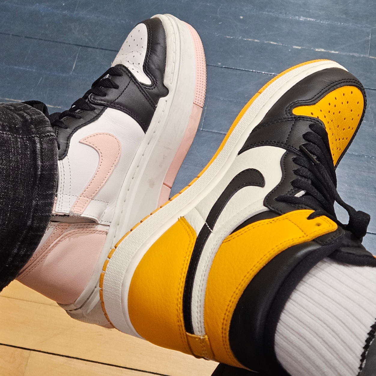 Jordan 1 Retro High OG Taxi, (W) Jordan 1 Elevate High Black Atmosphere 착용 스타일