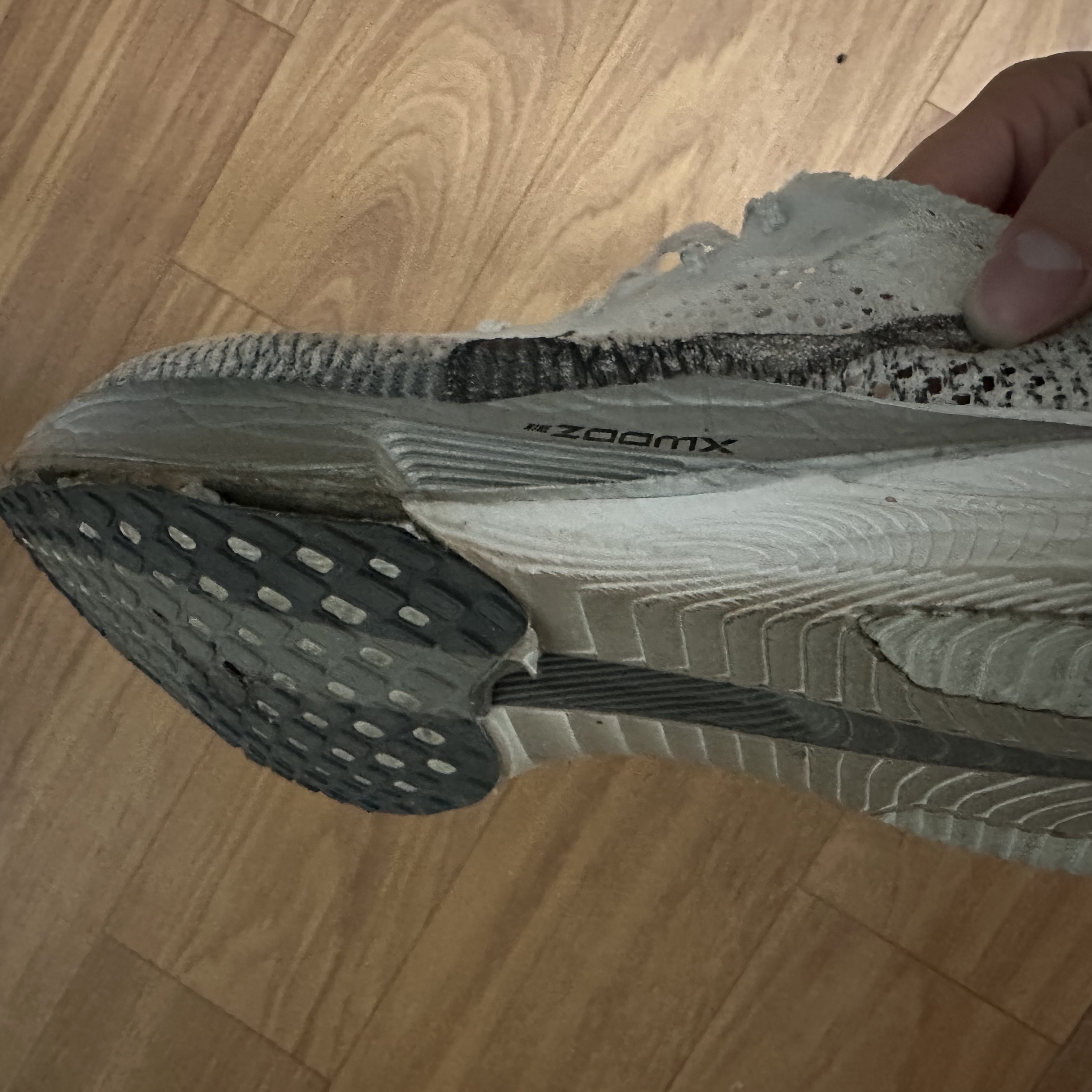 Nike ZoomX Vaporfly Next% 3 White Grey 착용 스타일