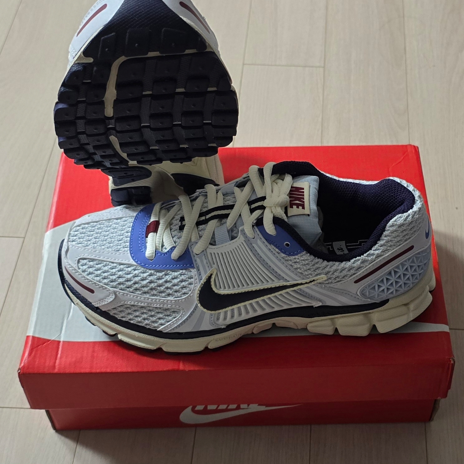(W) Nike Zoom Vomero 5 Blue Tint Purple Ink 착용 스타일