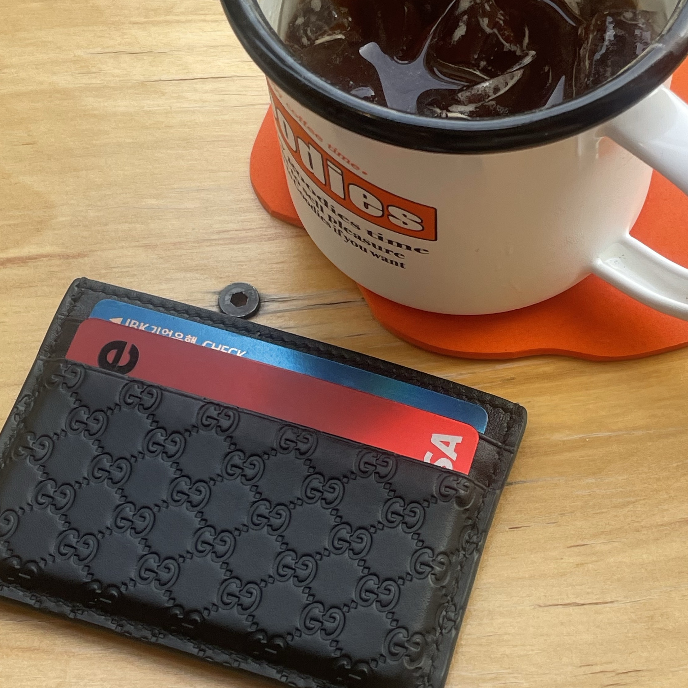 Gucci Micro GG Ssima Card Case Black 착용 스타일
