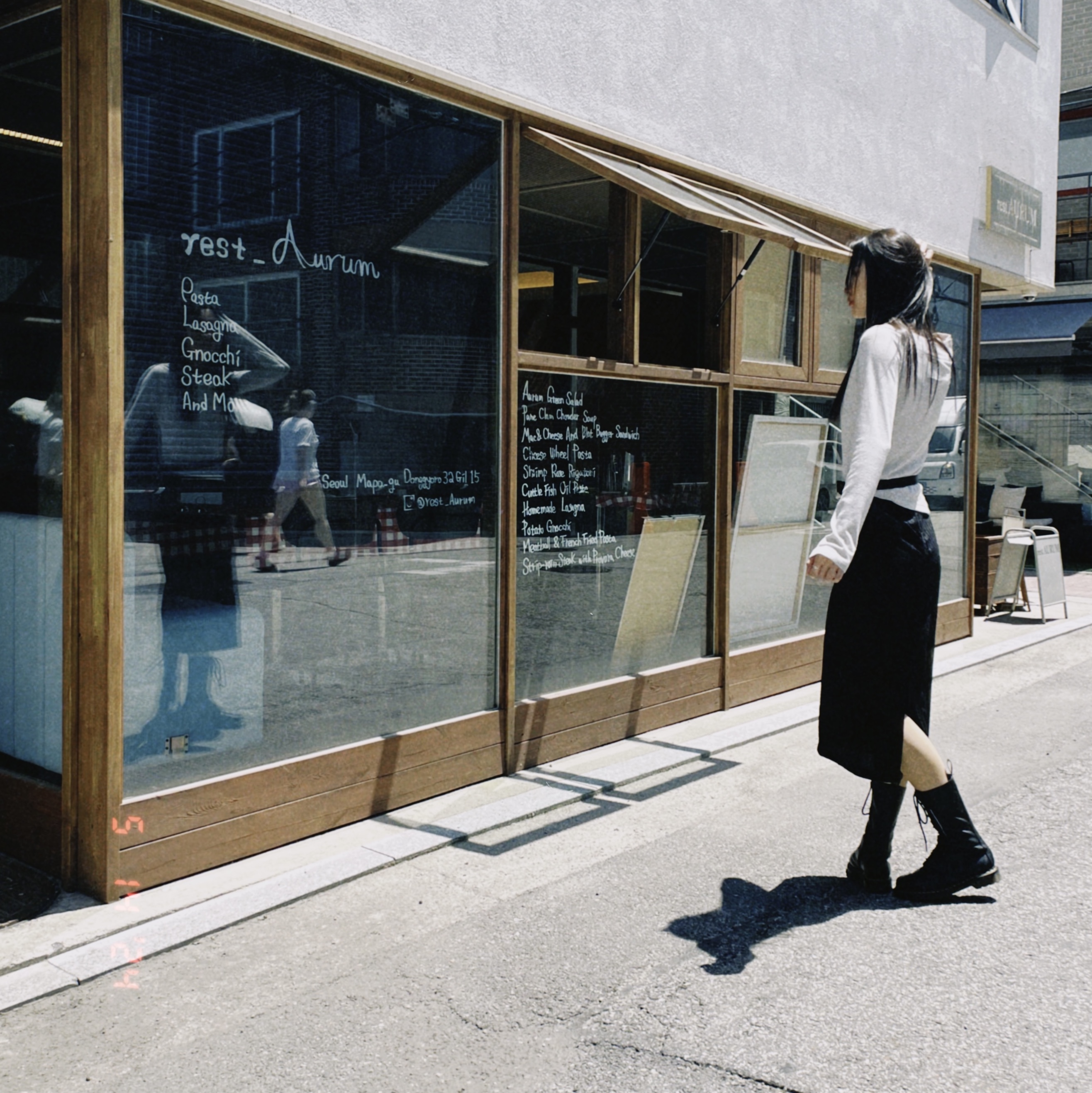 (W) Dr. Martens 1B99 Boots Black 착용 스타일 - 4