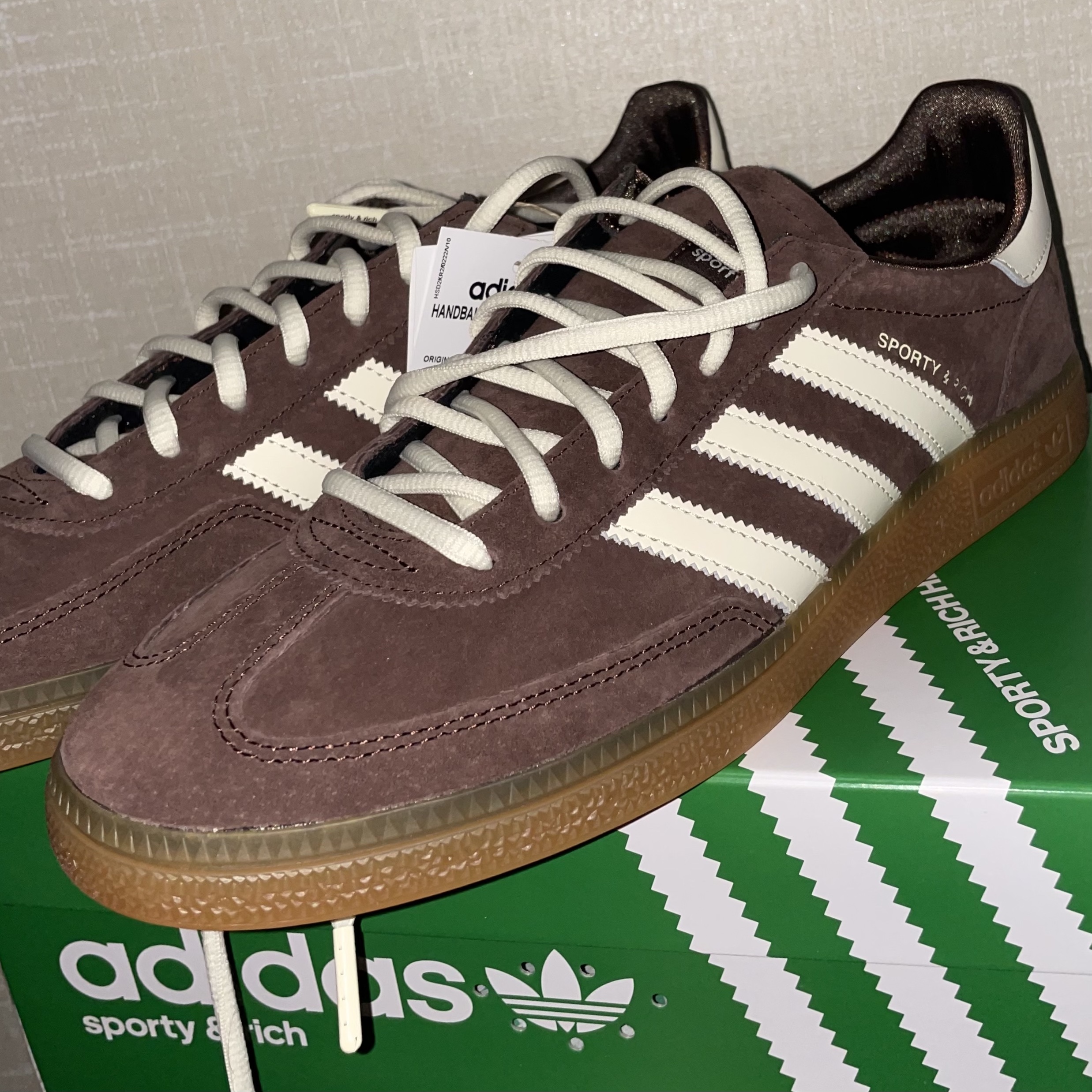 Adidas x Sporty & Rich Spezial Handball Auburn Cream White 착용 스타일
