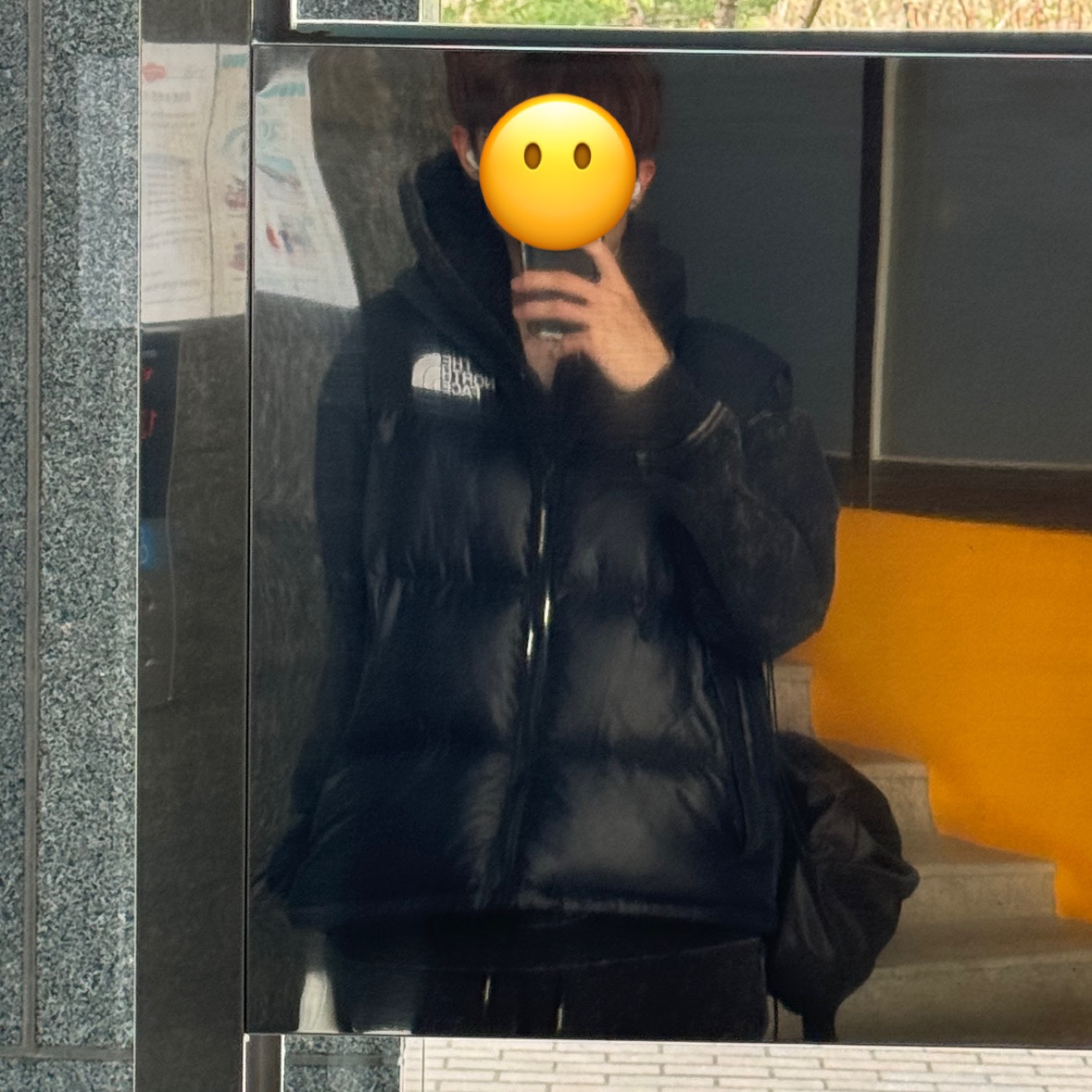 The North Face Nuptse On Ball Vest Black 착용 스타일 - 1