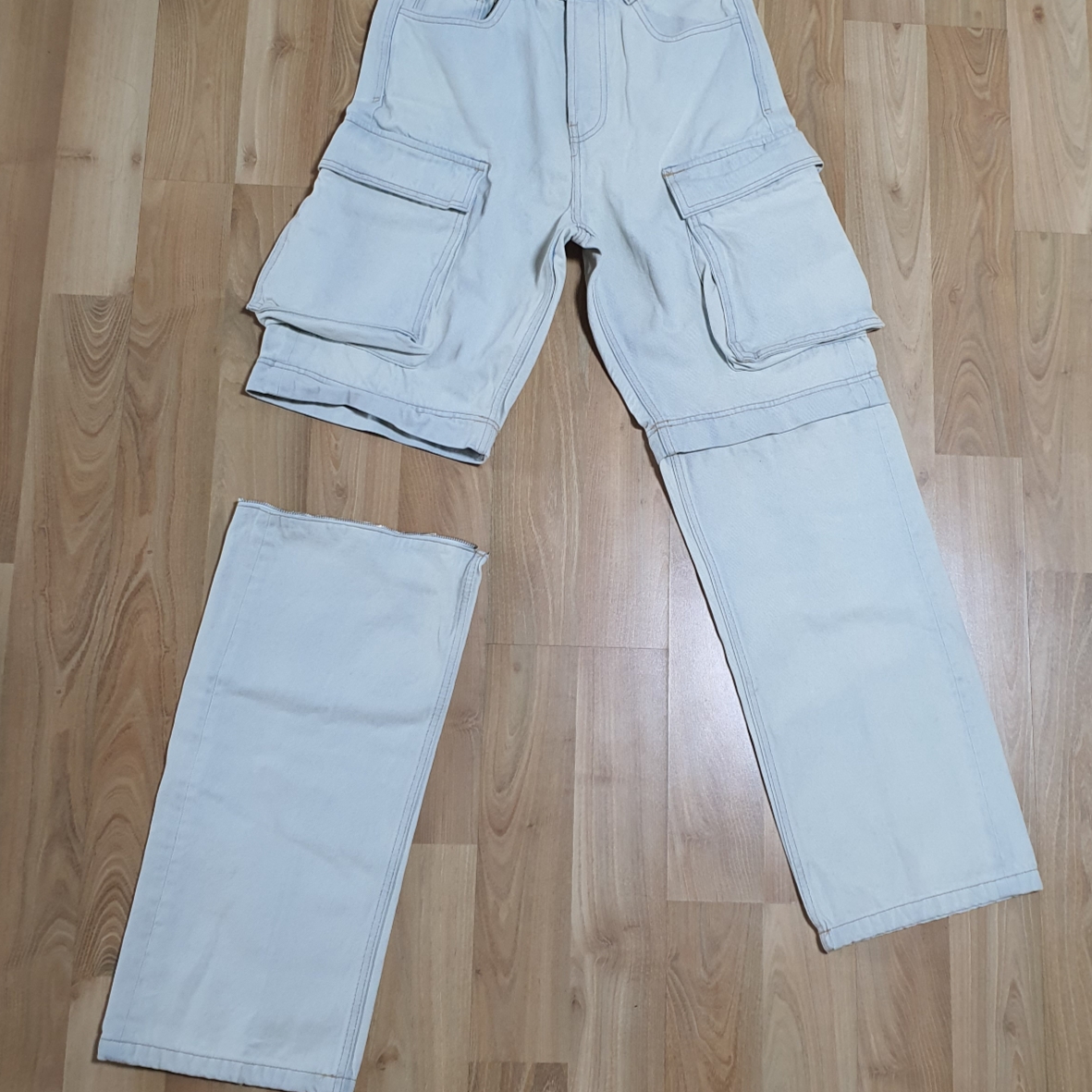 Zara Detachable Cargo Jeans Light Blue 착용 스타일 - 4