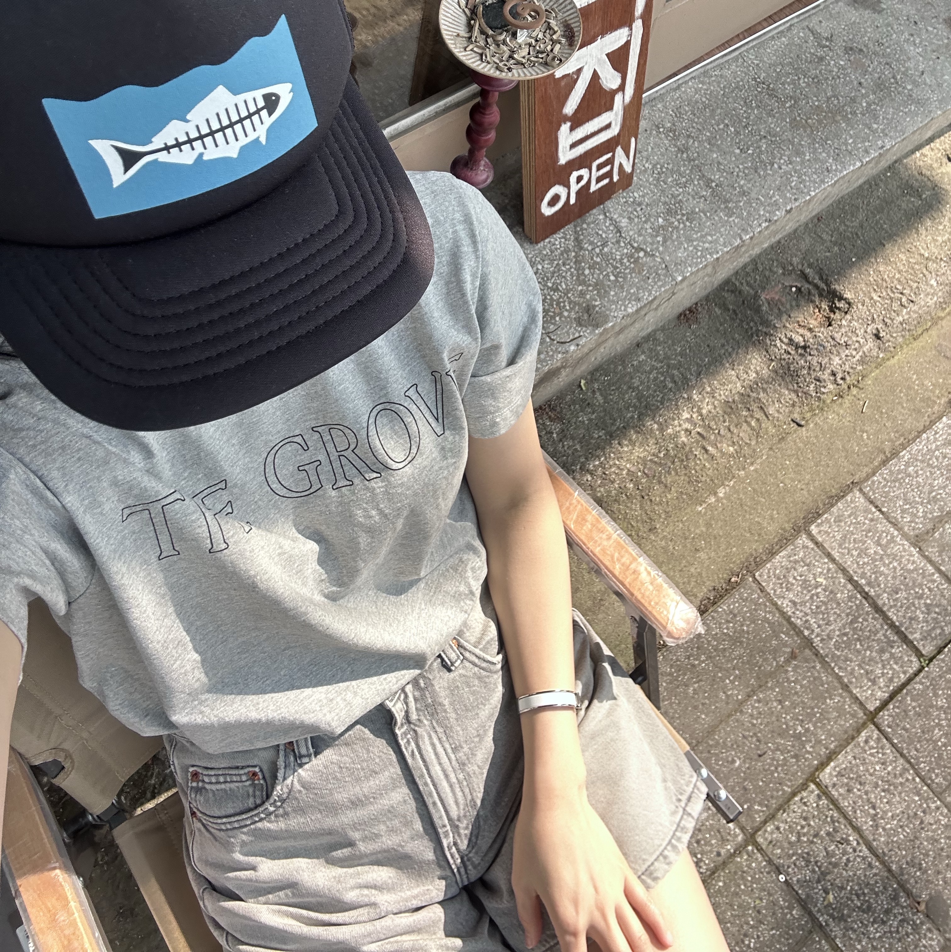 Stussy x Heal The Bay Stock Trucker Cap Black, (W) Adidas Spezial Handball Clear Pink 착용 스타일 - 2