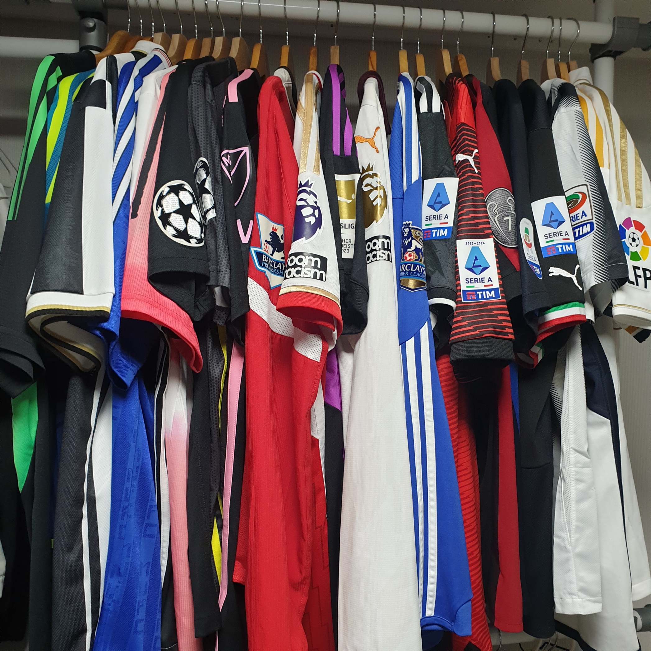 Puma Manchester City 2023/24 Away Long Sleeve Jersey White Aubergine (Non Marking Ver.), Adidas Manchester United 1988/90 Jersey Collegiate Royal - US Sizing 착용 스타일 - 1