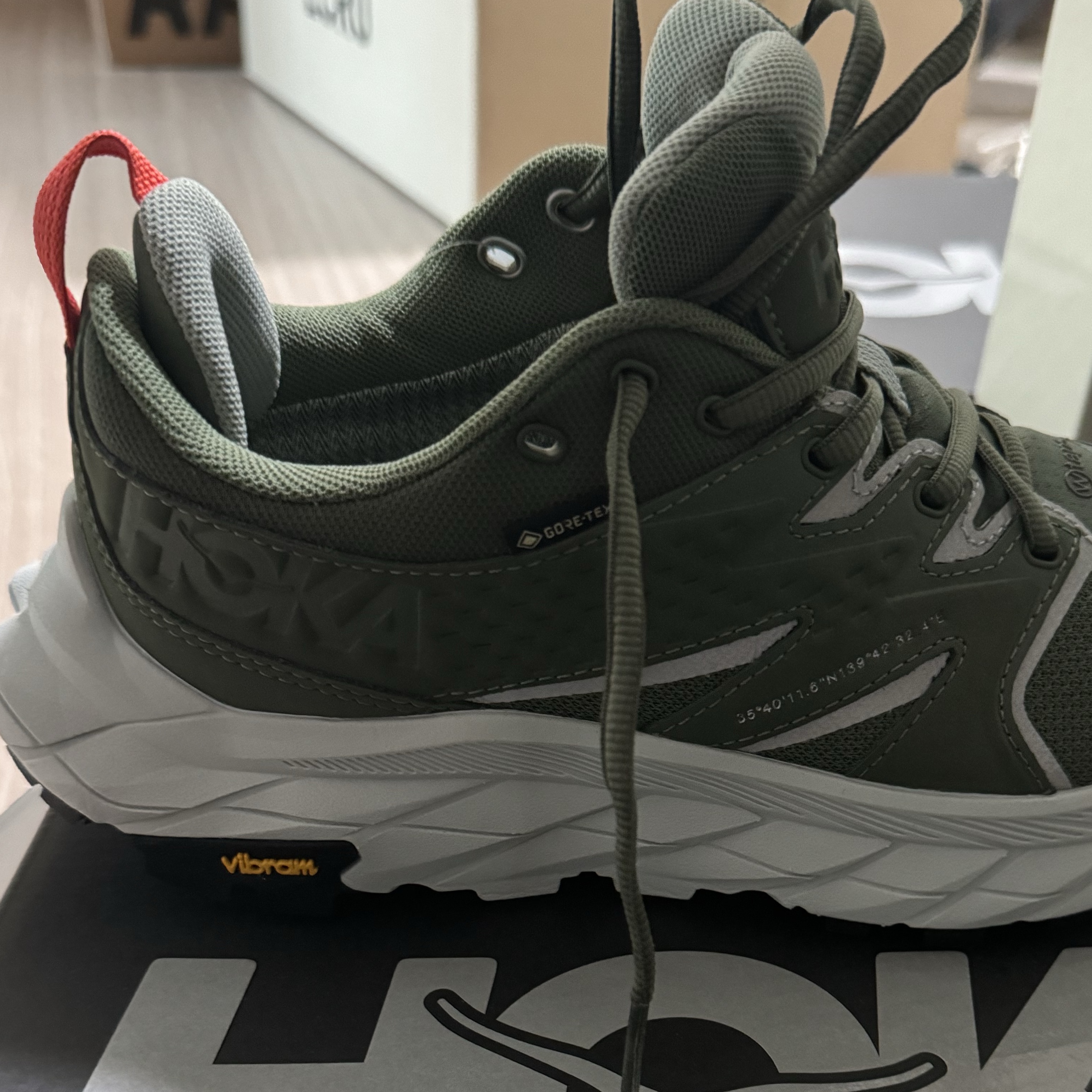 Hoka x WTAPS Anacapa Low GTX Four Leaf Clover 착용 스타일 - 2