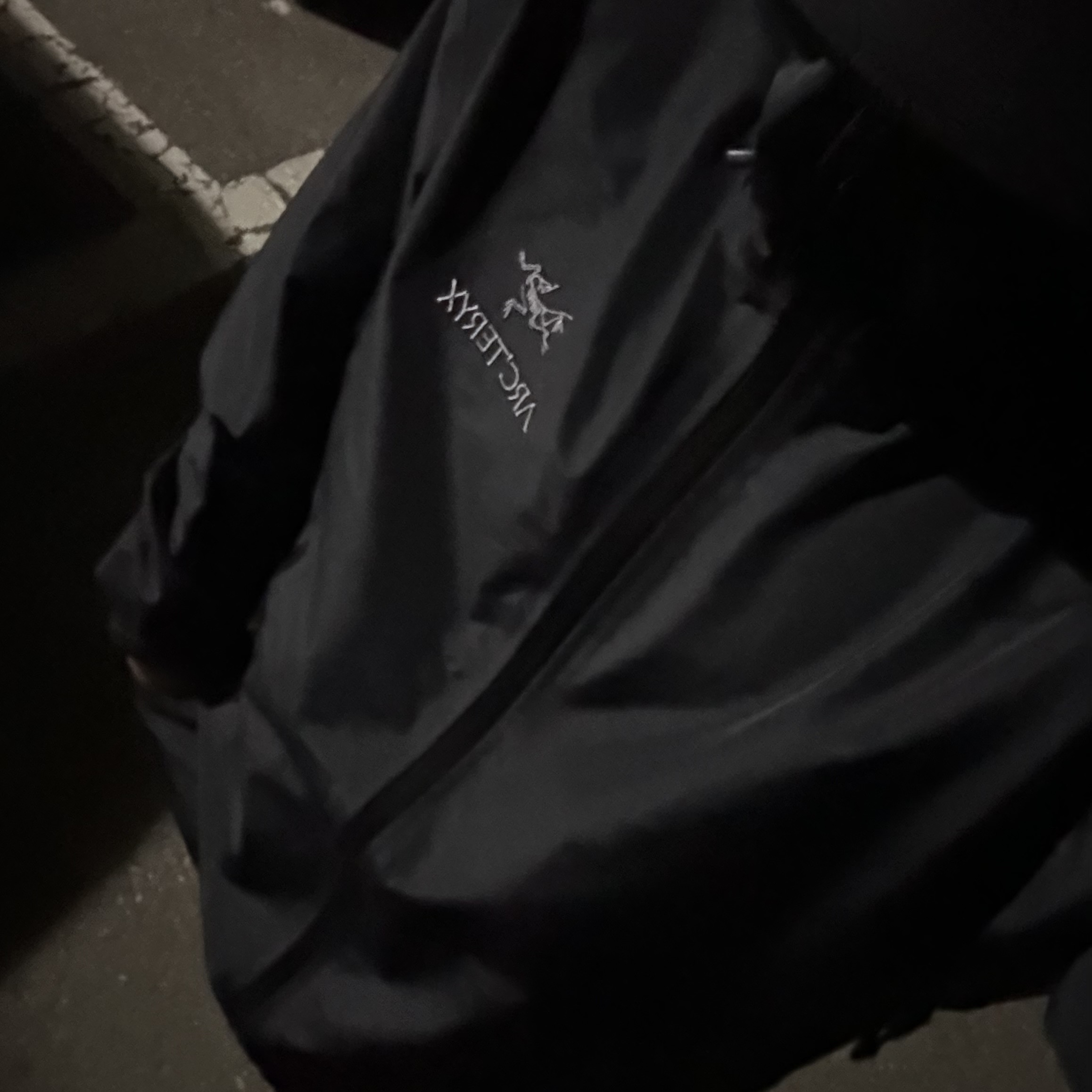 Arc'teryx Beta LT Jacket Black 착용 스타일