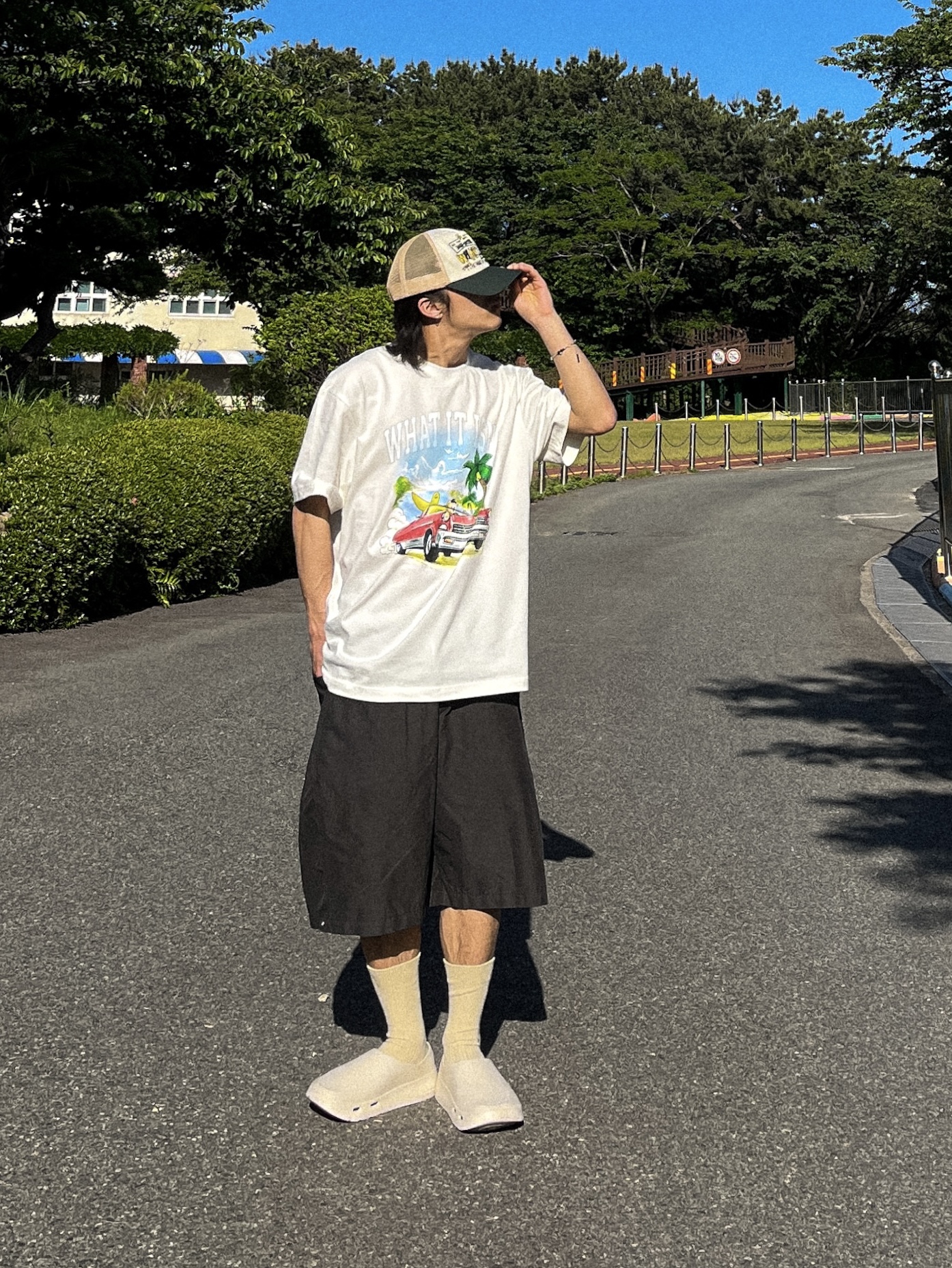 Crocs Classic Clog Bone 착용 스타일 - 3