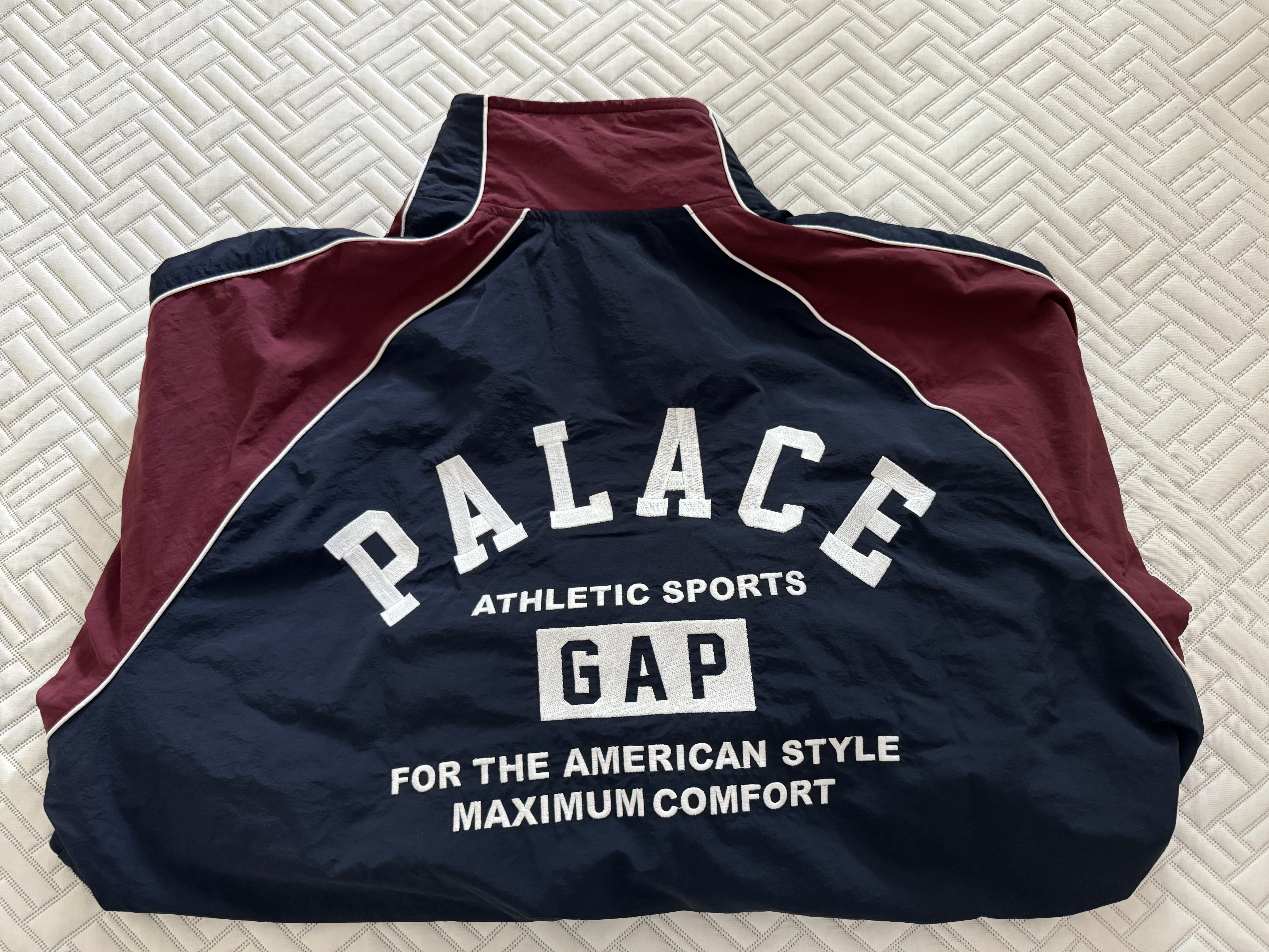 Palace x Gap Nylon Track Top Navy Red - 24SS 착용 스타일