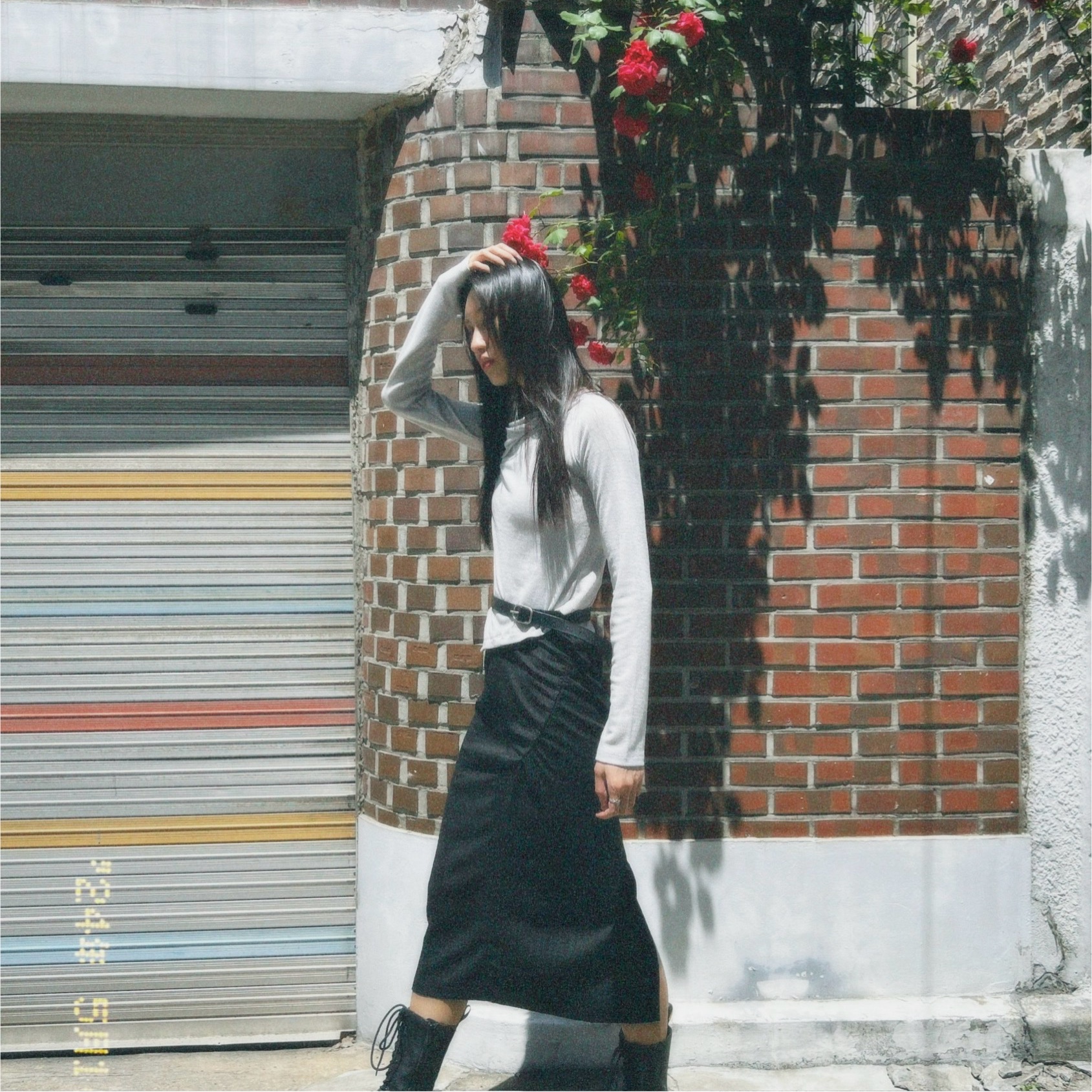 (W) Dr. Martens 1B99 Boots Black 착용 스타일 - 3