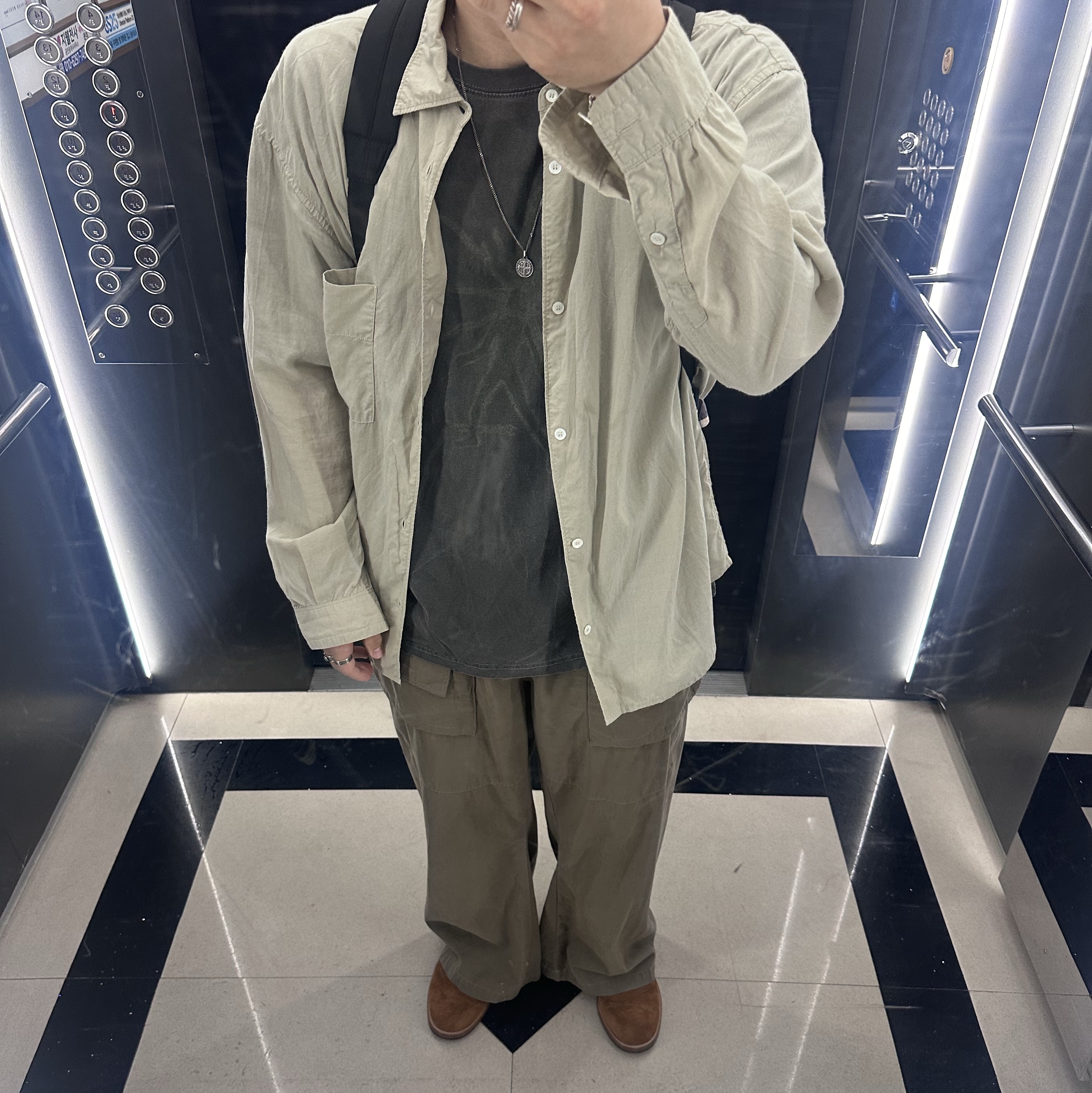 Amiacalva Gabardine Backpack Black, [프리오더] Polyteru Desert Boots Deep Brown 착용 스타일
