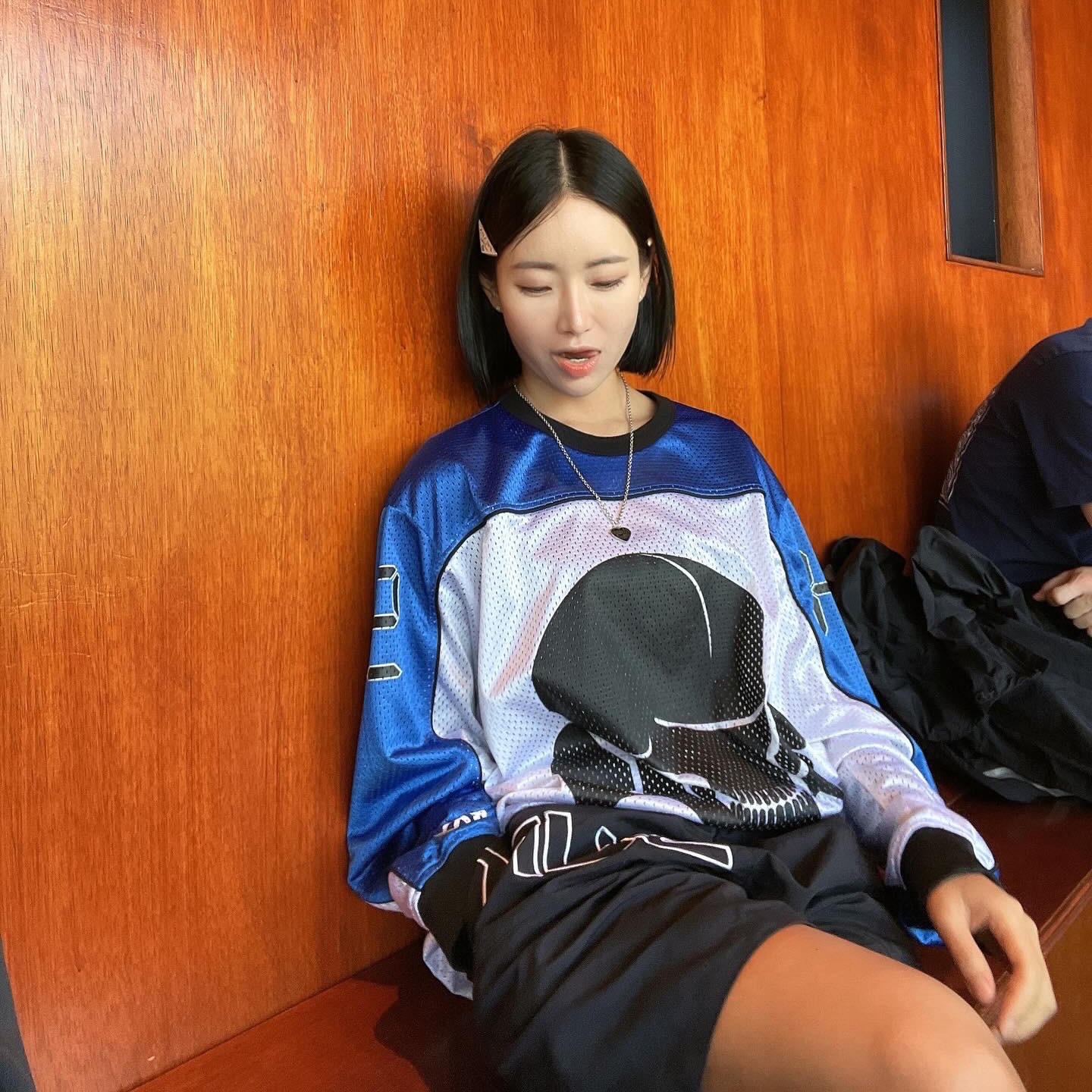 Supreme x Bounty Hunter Mesh Moto Jersey Royal Blue - 23FW, Supreme Curve Nylon Short Black - 24SS 착용 스타일 - 1