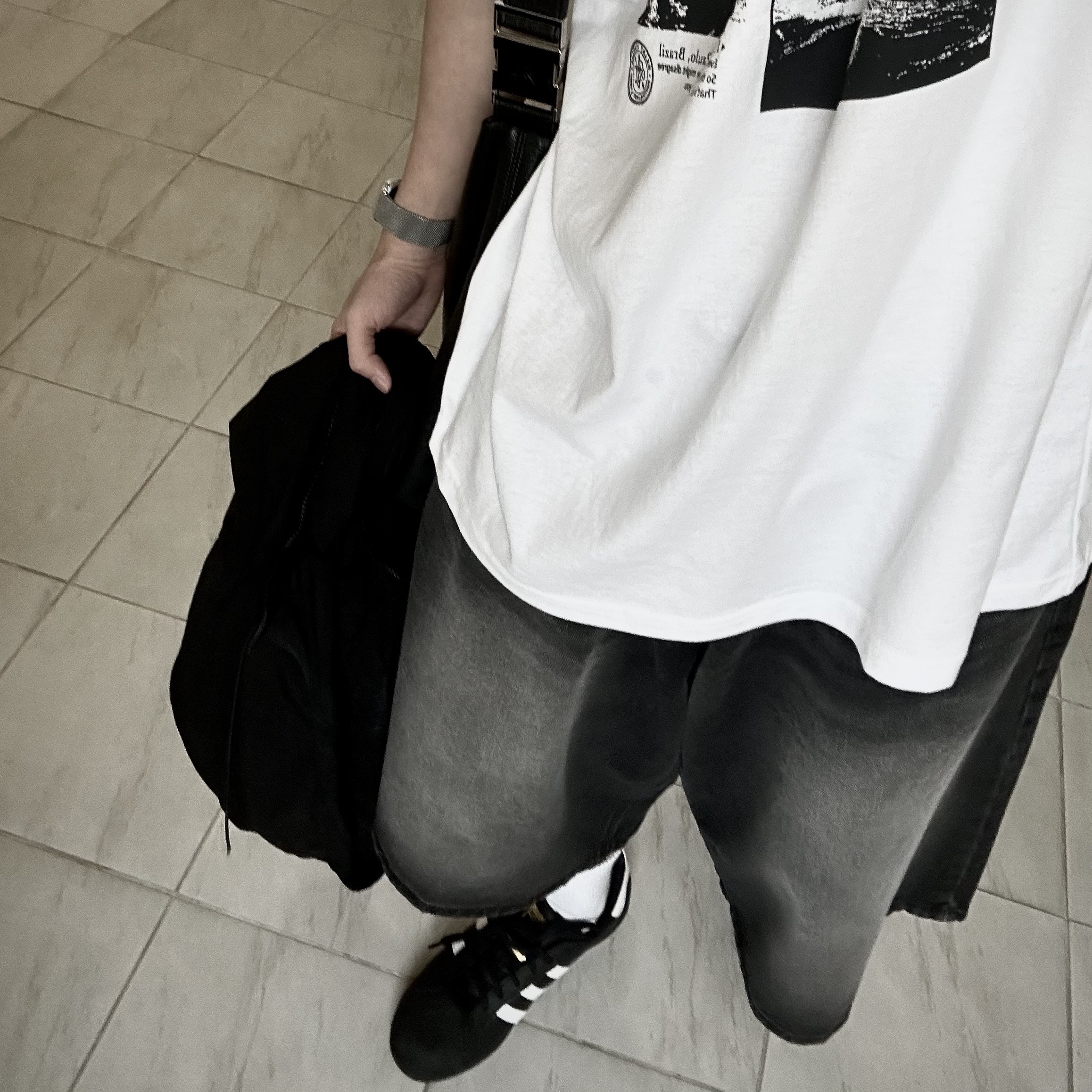 Adidas Superstar Core Black White 착용 스타일