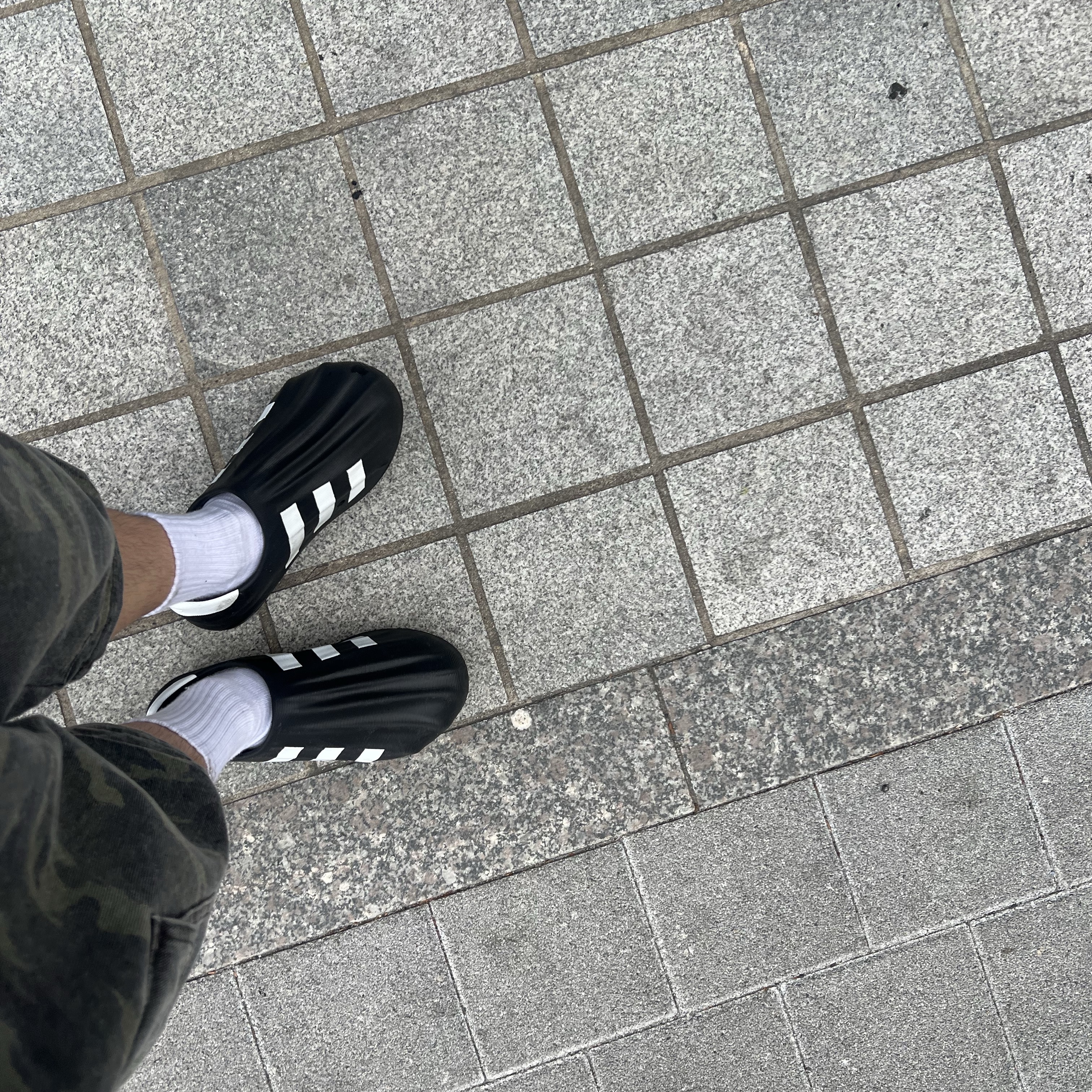 Adidas Adifom Superstar Core Black Cloud White 착용 스타일