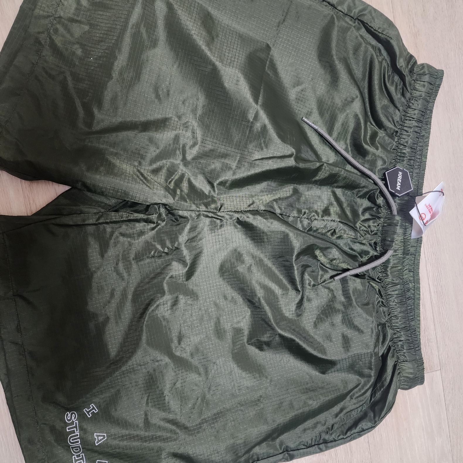 IAB Studio Ripstop Shorts Deep Green 착용 스타일 - 1