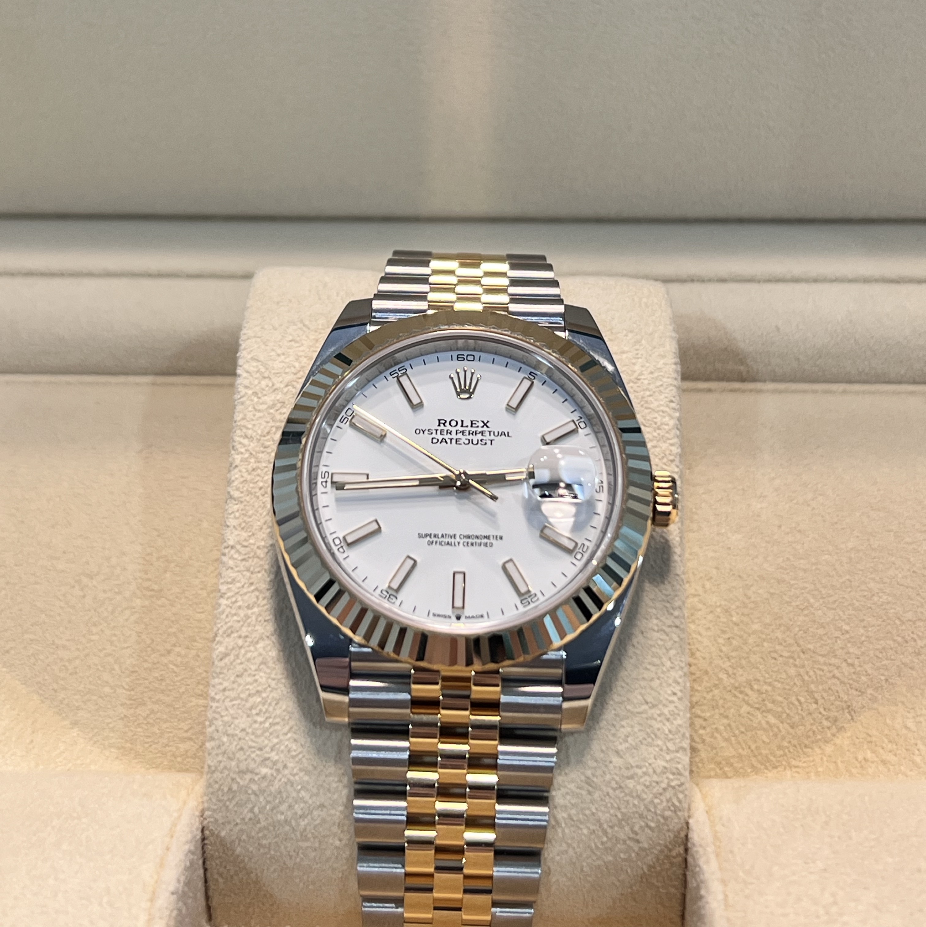 Rolex Datejust 41mm 126333 White Jubilee 착용 스타일