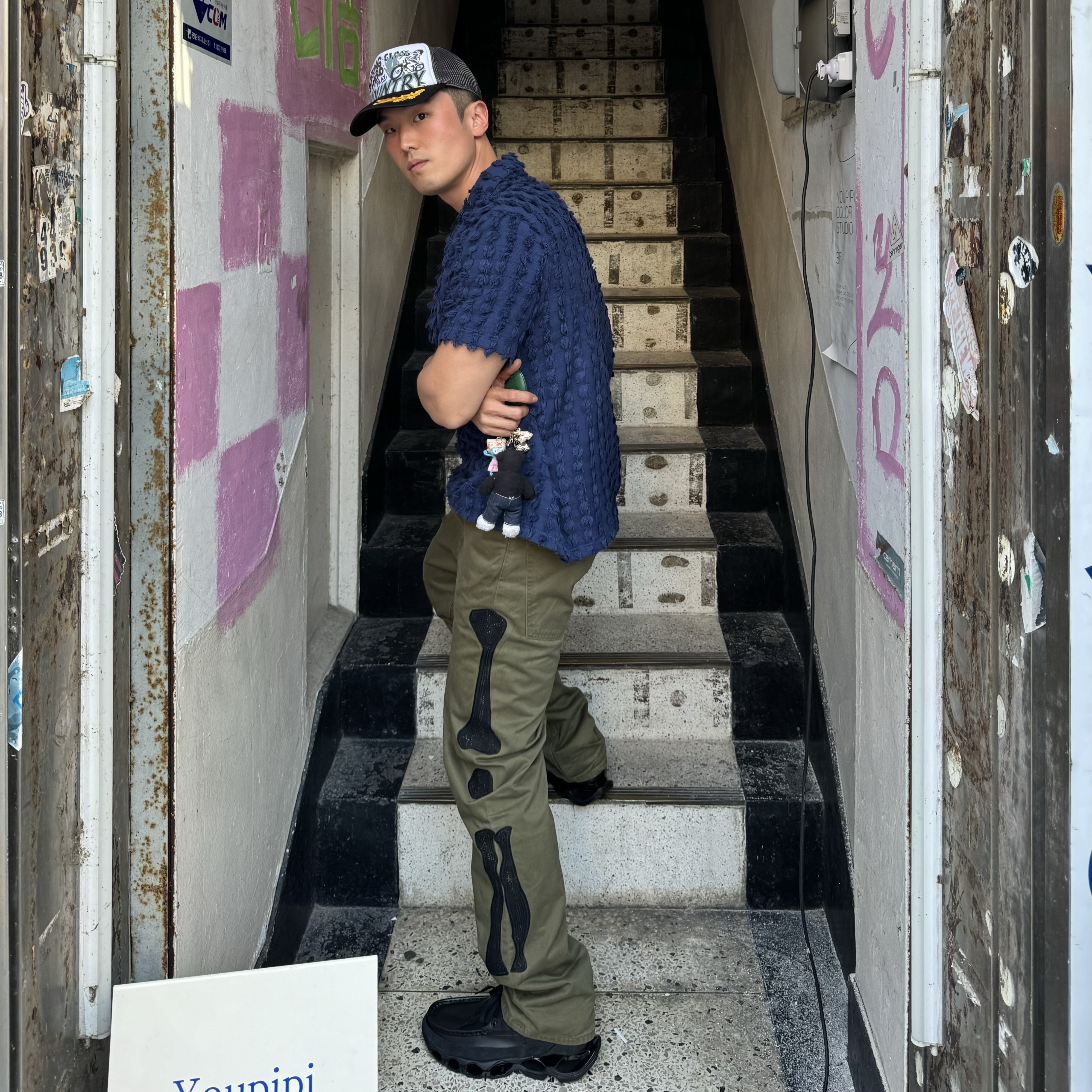 Kapital Vintage Satin Mexican Tuxedo 5P Okagilly Pants Khaki, Mizuno Wave Prophecy MOC Black 착용 스타일 - 1