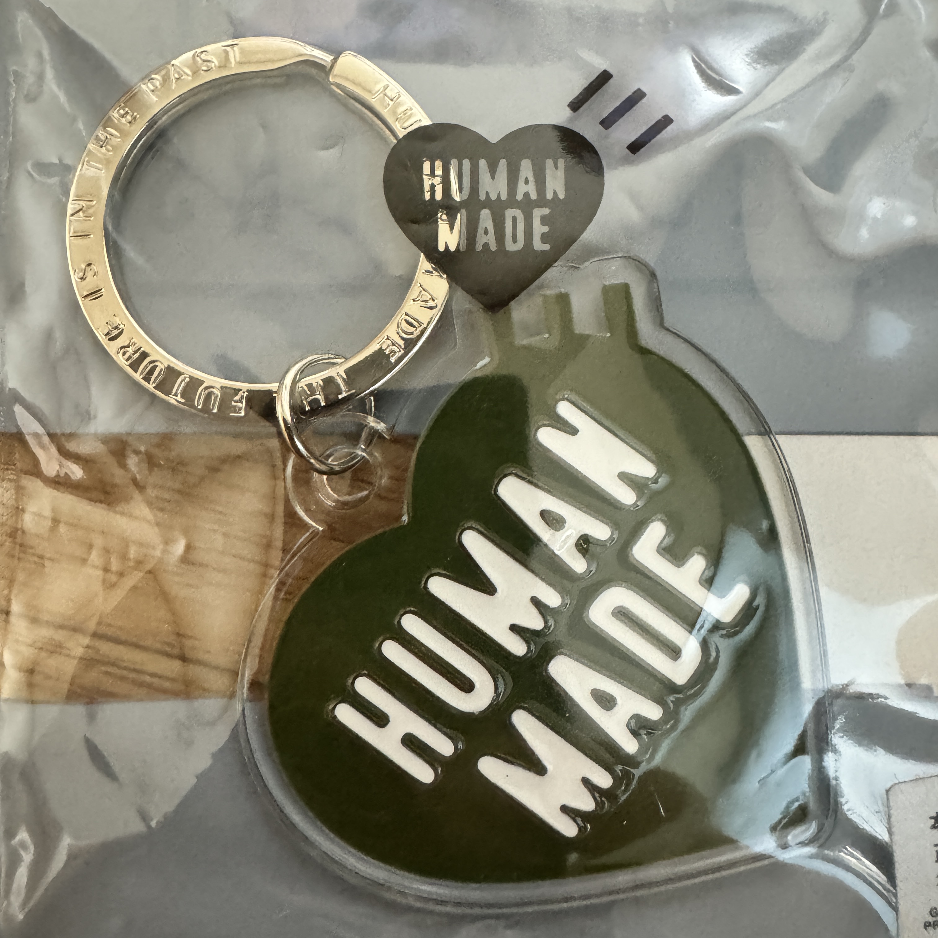 Human Made Heart Keyring Olive Drab 착용 스타일 - 2