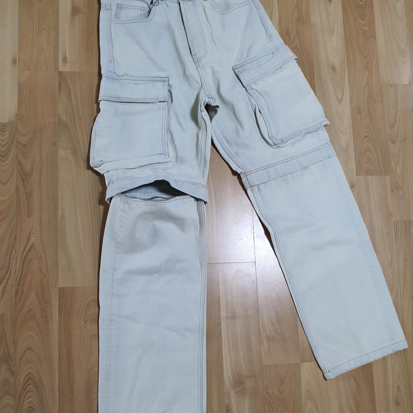 Zara Detachable Cargo Jeans Light Blue 착용 스타일 - 6