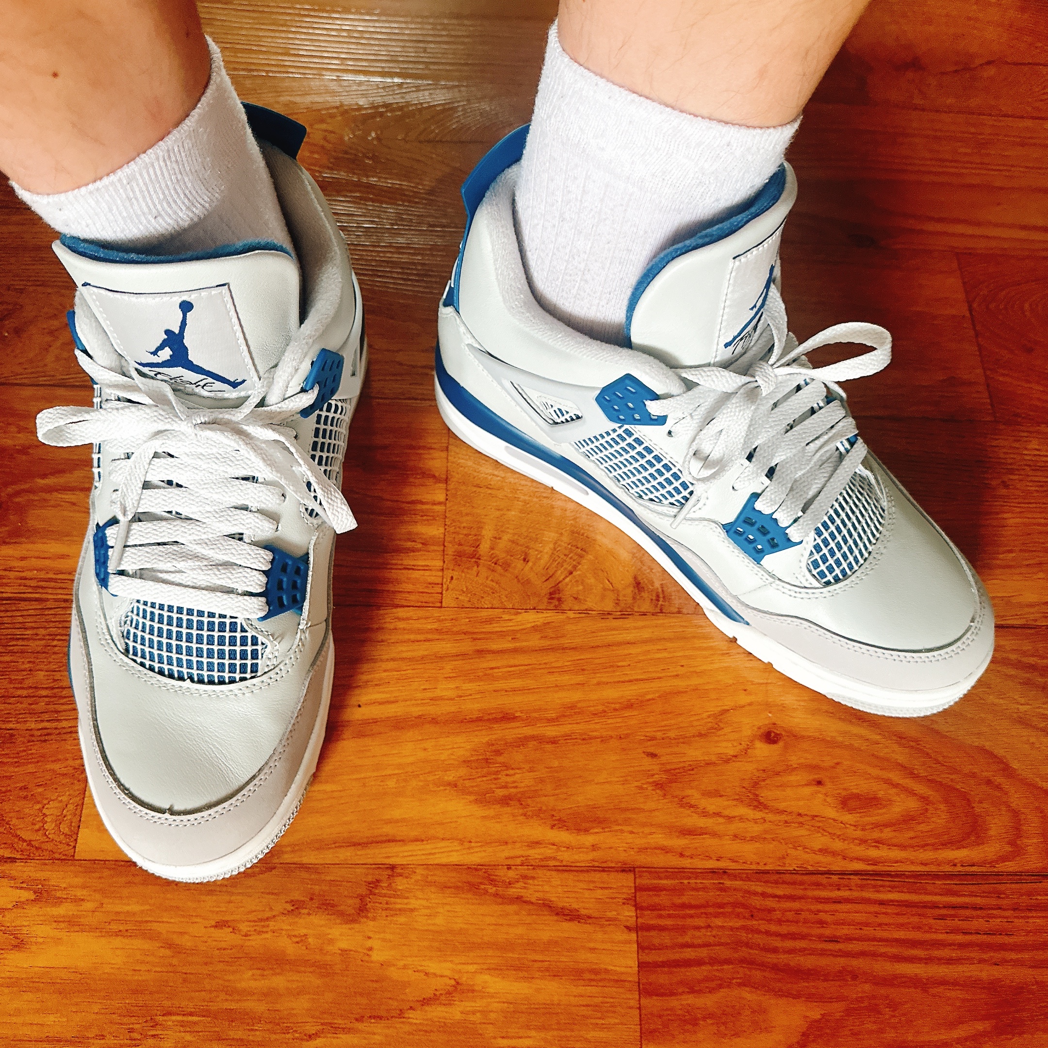 Jordan 4 Retro Industrial Blue 착용 스타일