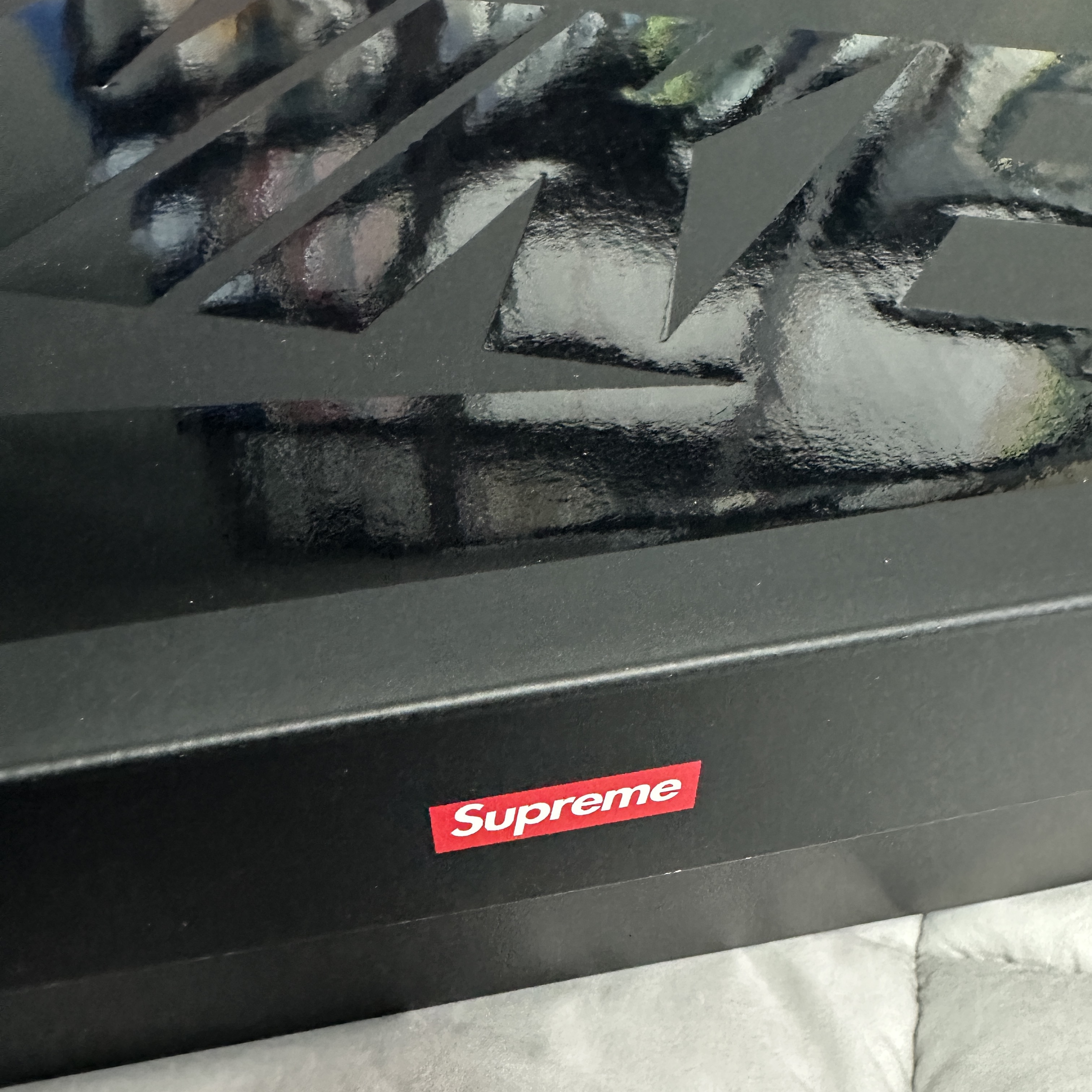 Nike x Supreme Air Force 1 Low Black, Nike x Supreme Air Force 1 Low White 착용 스타일 - 3