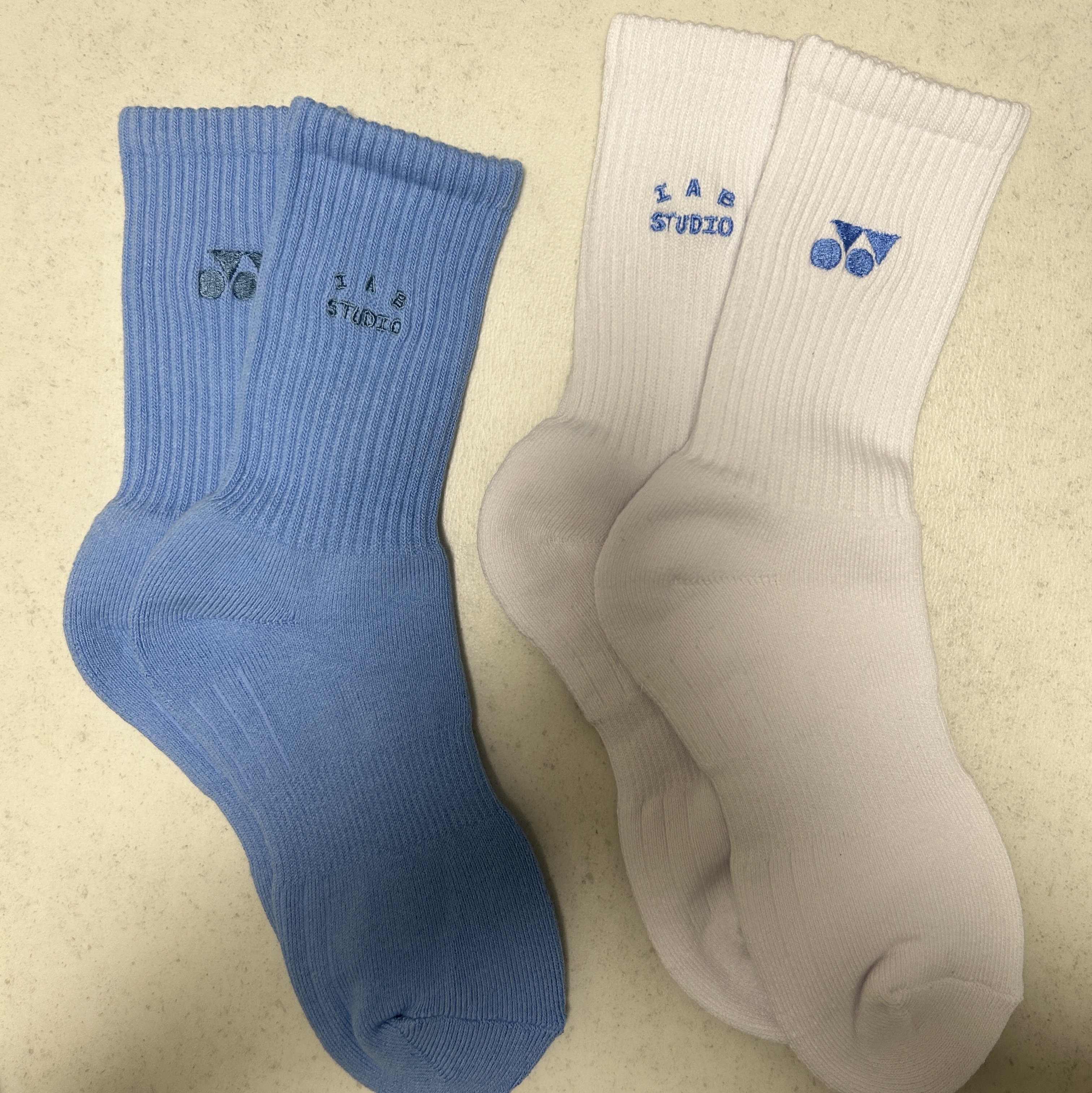 IAB Studio x Yonex Socks Pack White Blue 착용 스타일