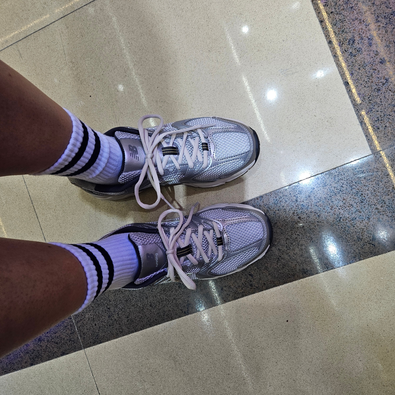 New Balance 530 Earth 착용 스타일