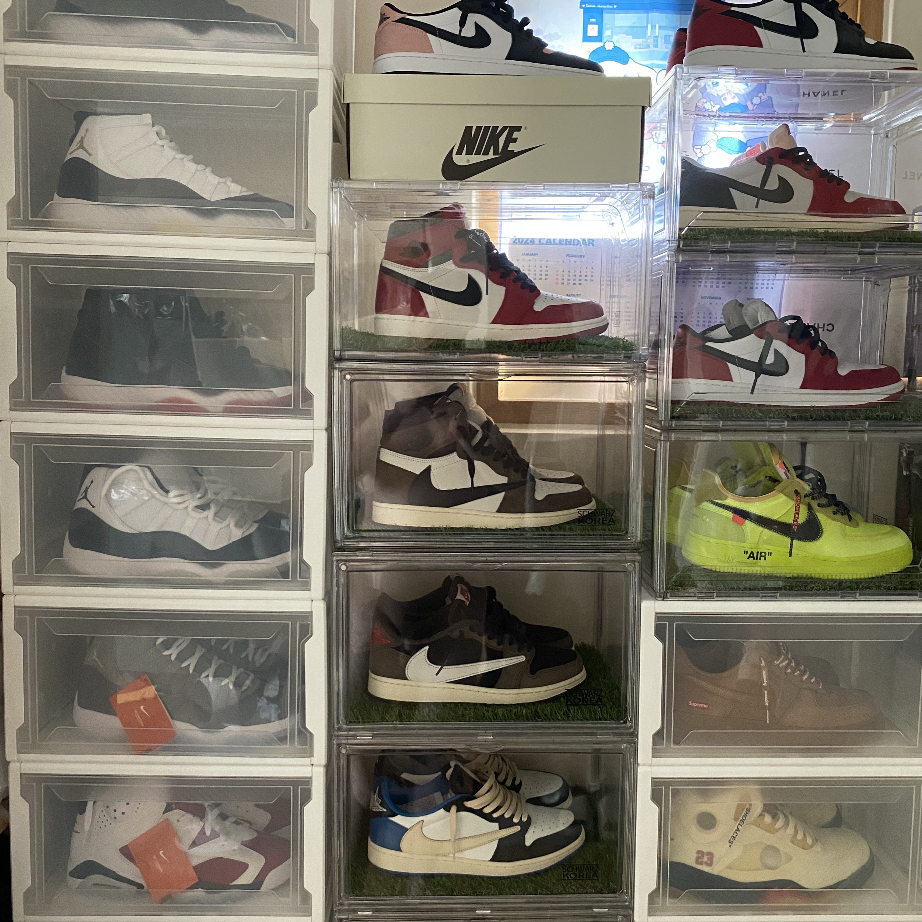 (W) Jordan 1 x Travis Scott Retro Low OG SP Canary 착용 스타일 - 2
