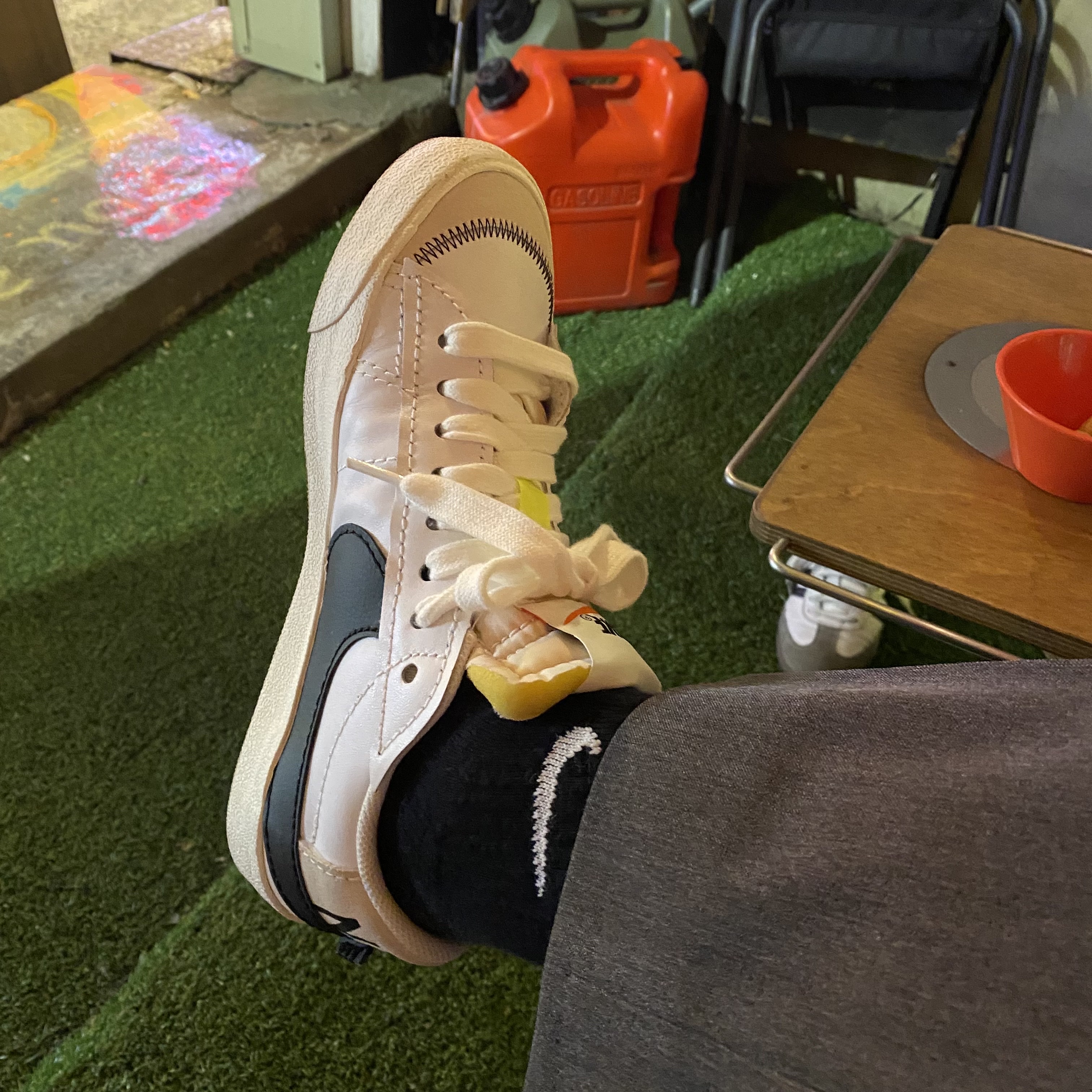 Casio G-Shock x Thisisneverthat DW-5600TINT23-7DF Skeleton, Nike Blazer Low '77 Jumbo White Black 착용 스타일 - 2