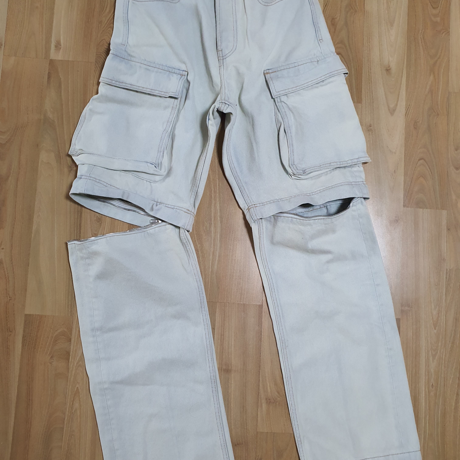 Zara Detachable Cargo Jeans Light Blue 착용 스타일 - 3