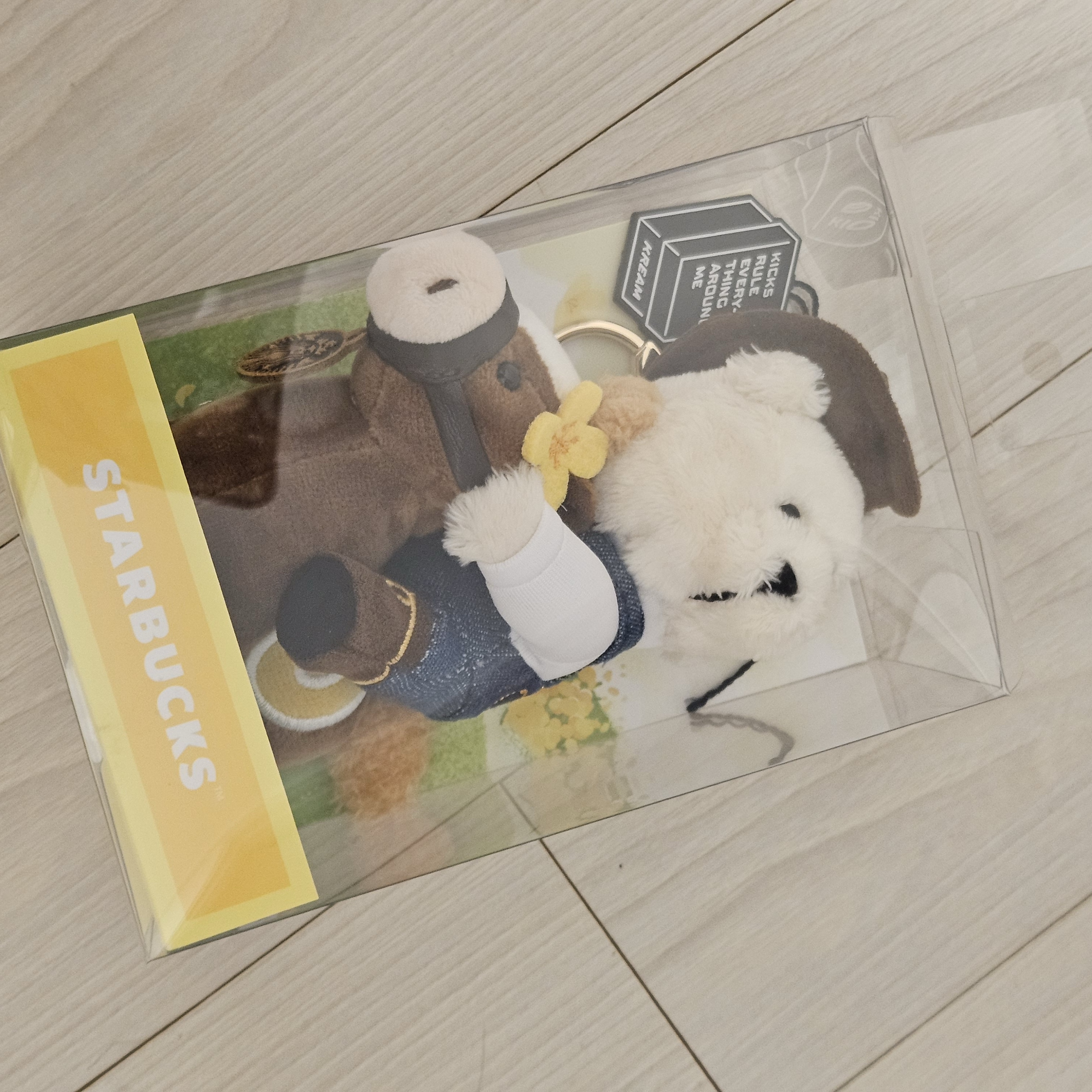 Starbucks 24 Jeju Pony Keychain 착용 스타일