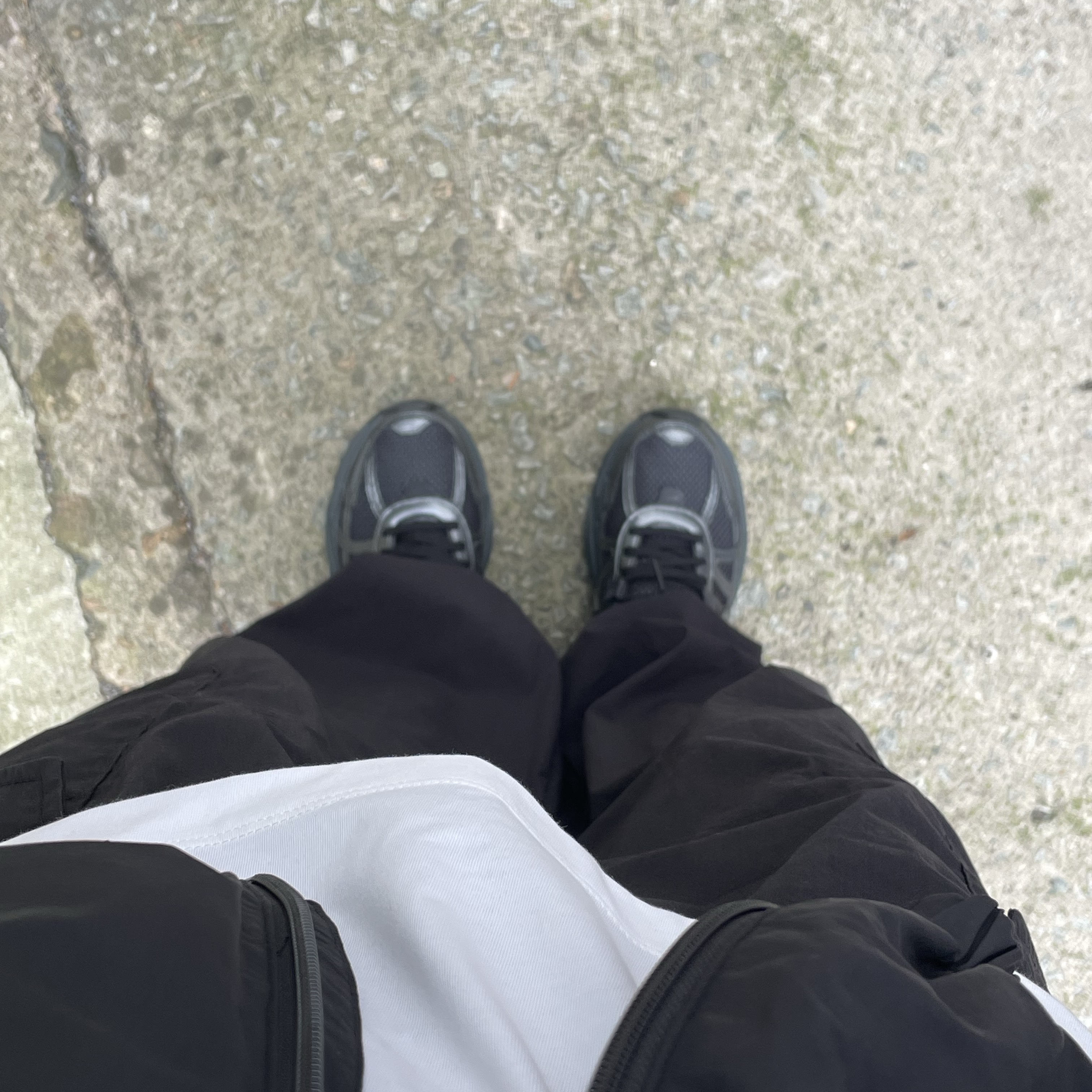 Nike V2K Run Black Anthracite 착용 스타일