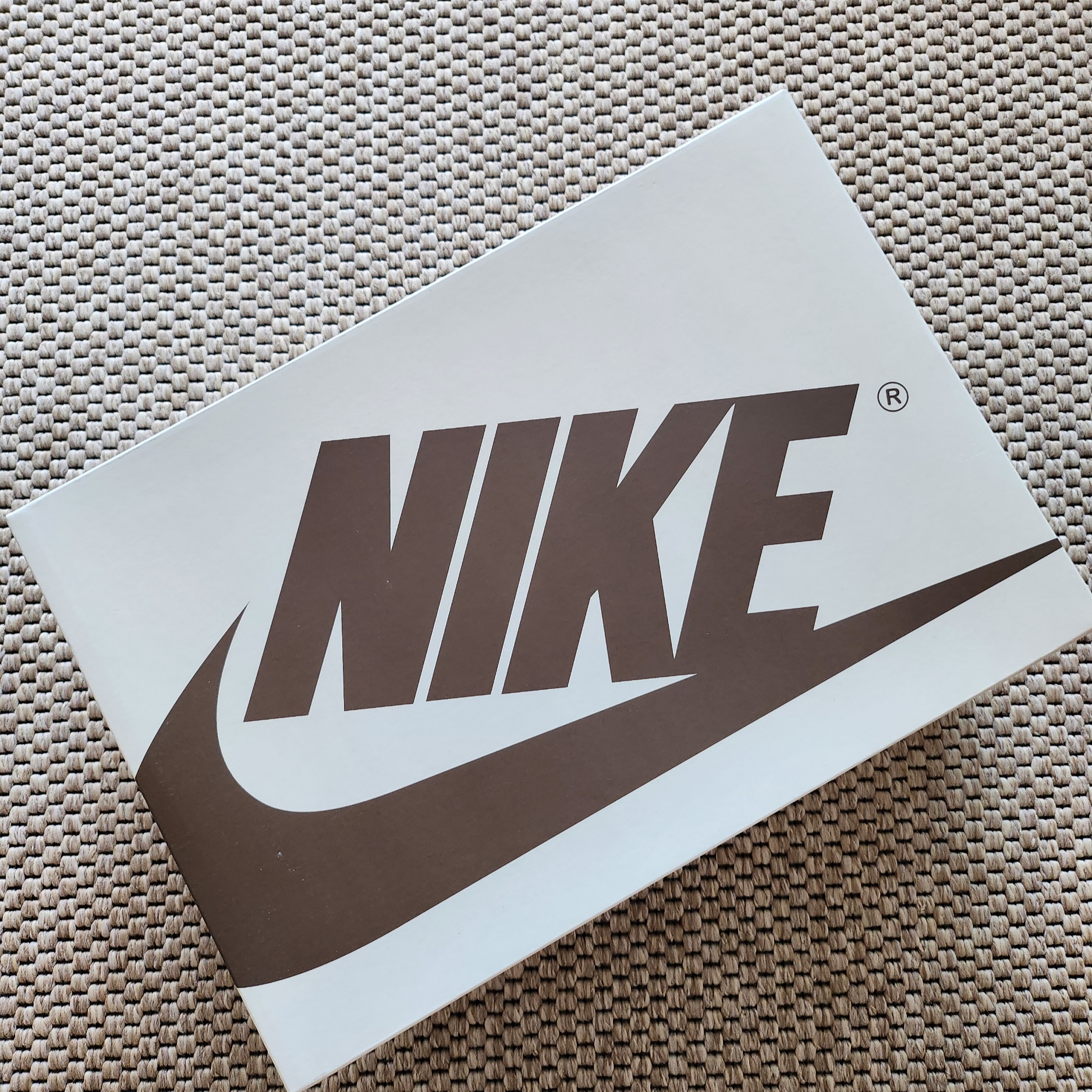(W) Jordan 1 x Travis Scott Retro Low OG SP Canary 착용 스타일 - 8
