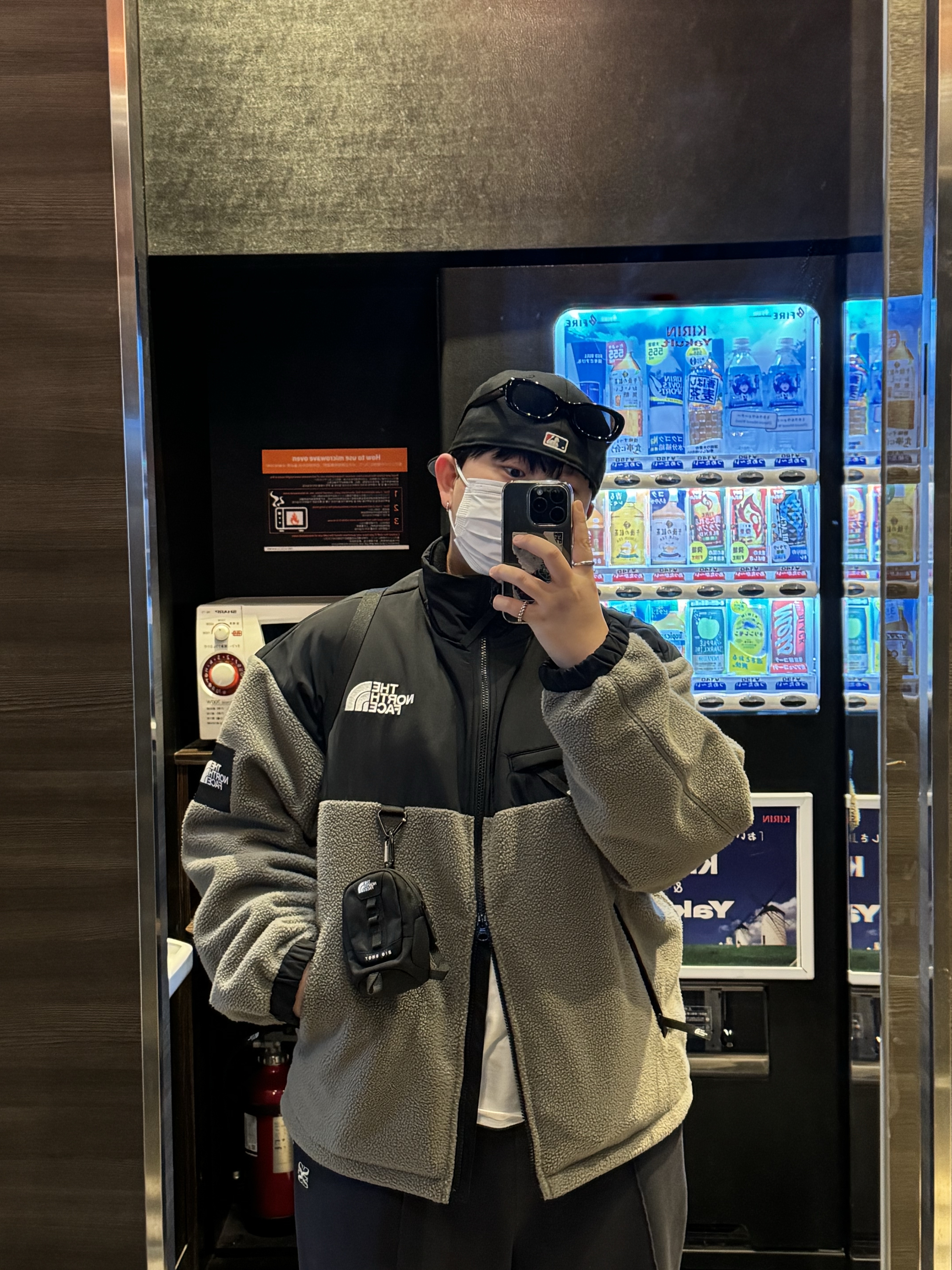 The North Face White Label New Utility Fleece Jacket Light Khaki 착용 스타일