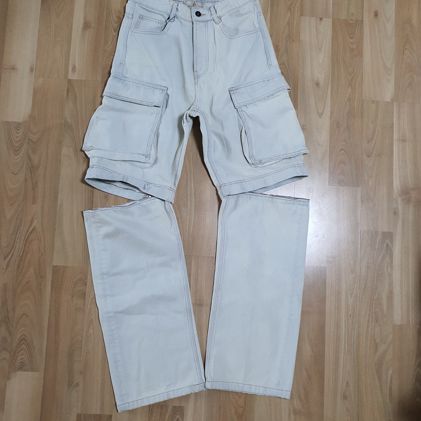 Zara Detachable Cargo Jeans Light Blue 착용 스타일 - 1