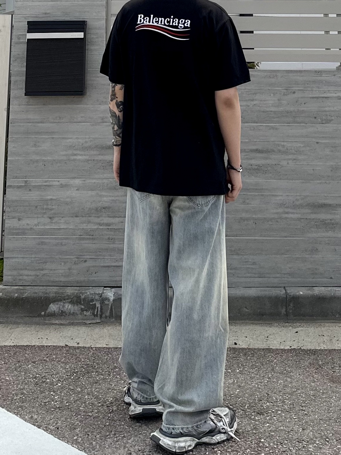 Balenciaga 3XL Sneakers Grey White Red 착용 스타일 - 3