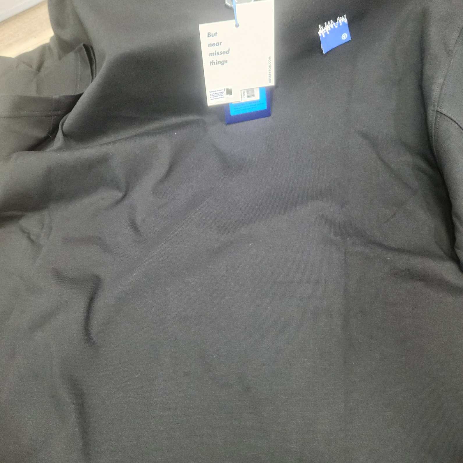 Ader Error Sig; TRS/BL Tag T-Shirt 01 Black 착용 스타일 - 2