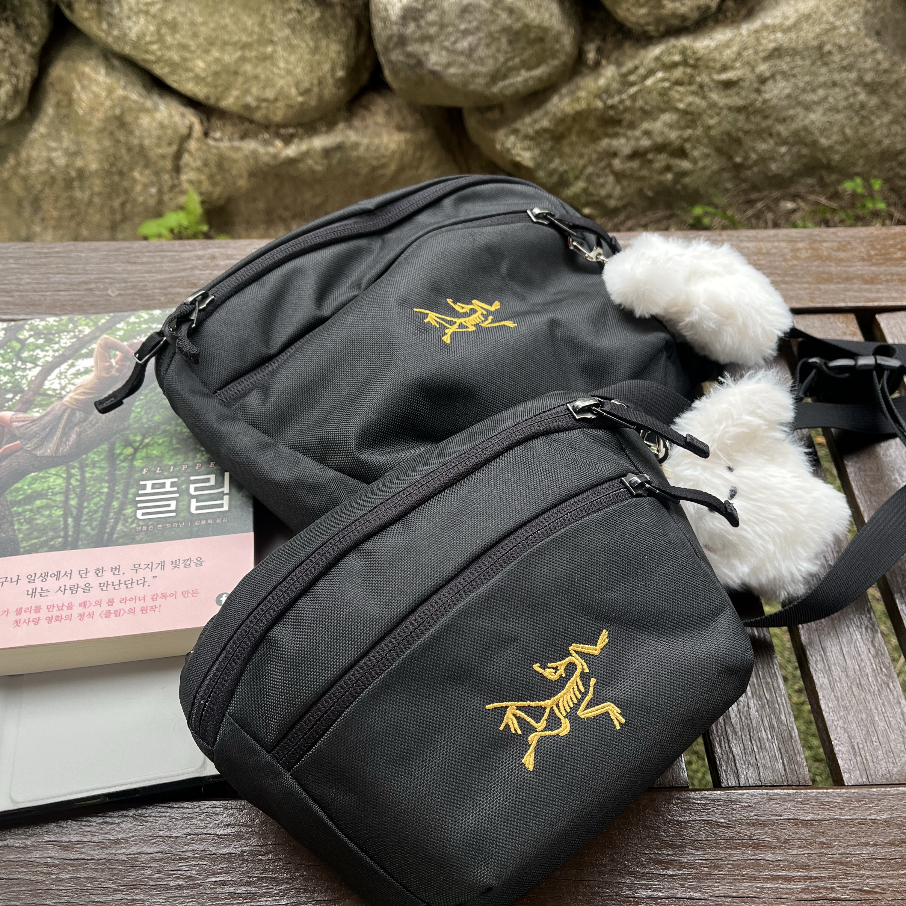 Arc'teryx Mantis 2 Waistpack 24K Black, Arc'teryx Mantis 1 Waistpack Black 착용 스타일