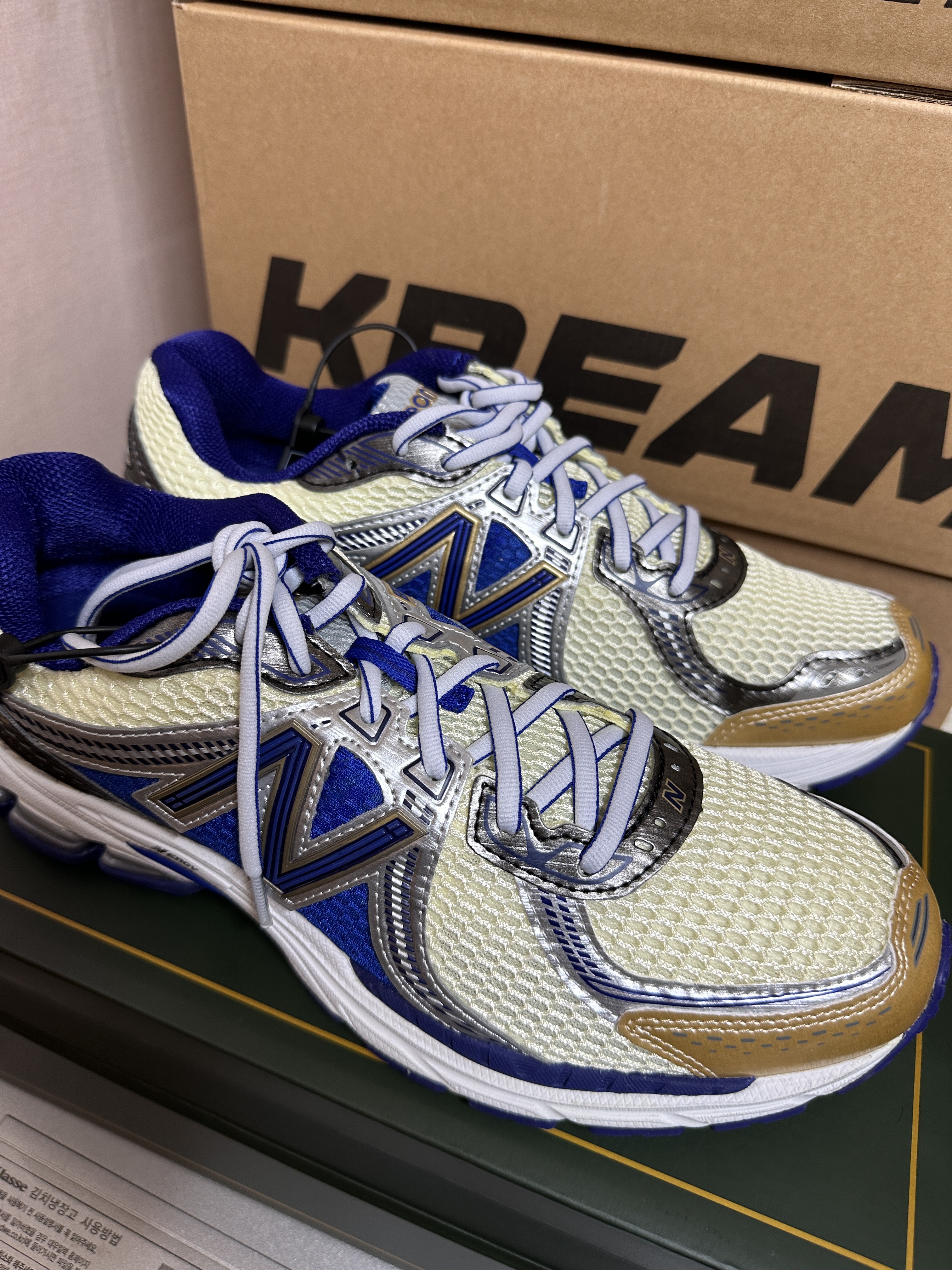 New Balance x Aime Leon Dore 860v2 Blue 착용 스타일 - 1
