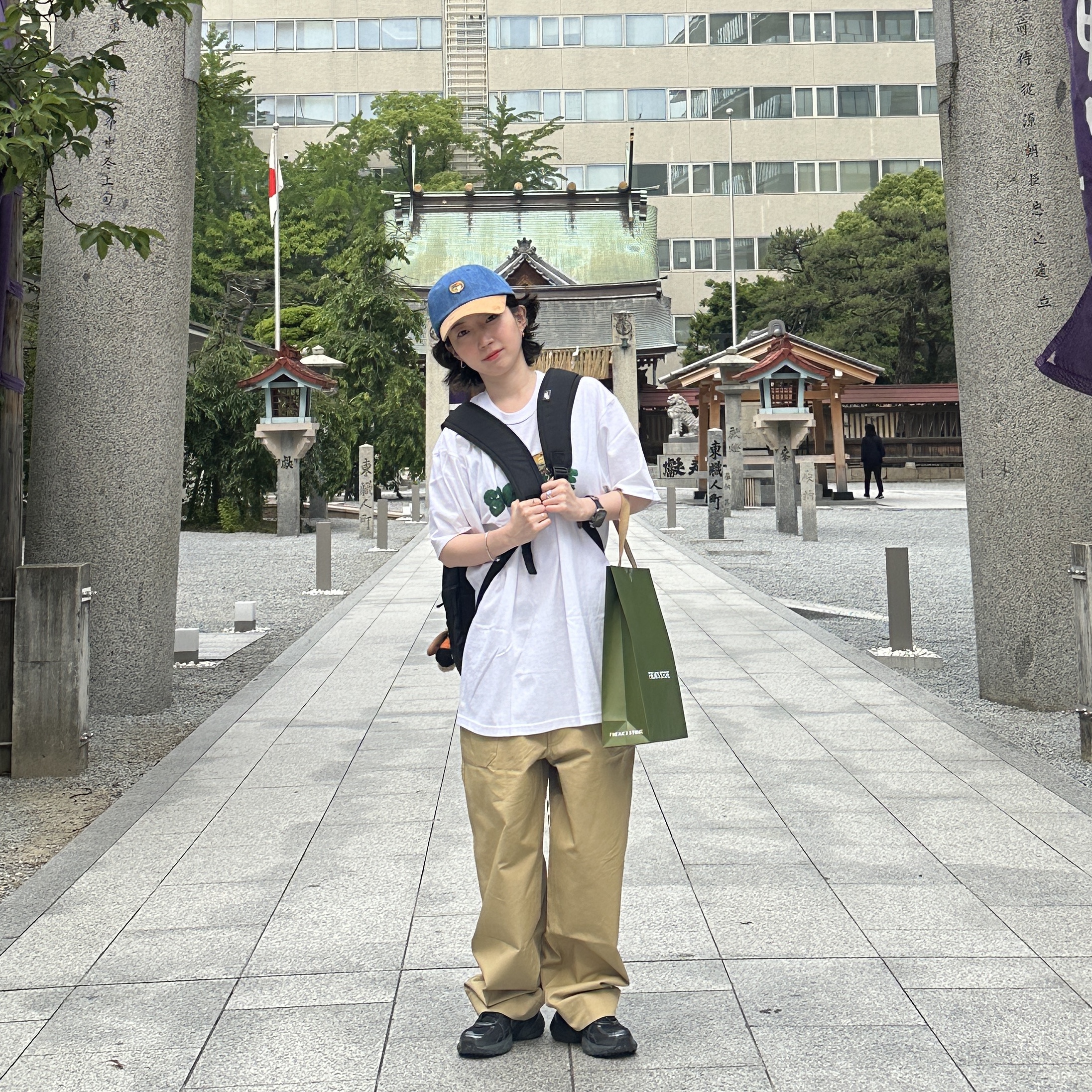 Supreme Lizard T-Shirt White - 20SS, Nike V2K Run Black Anthracite 착용 스타일 - 2