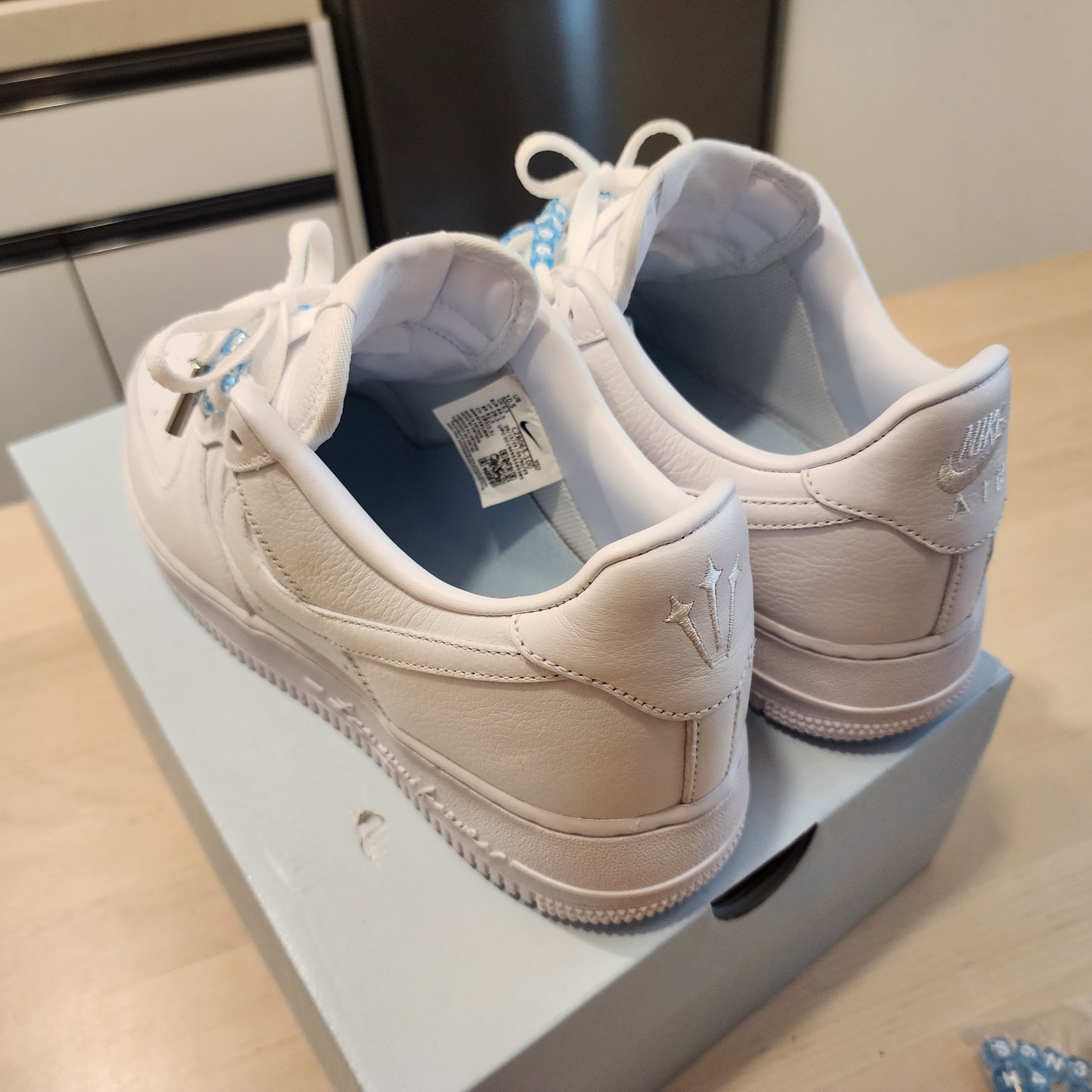 Nike x Drake Nocta Air Force 1 Low SP Certified Lover Boy White 착용 스타일 - 4