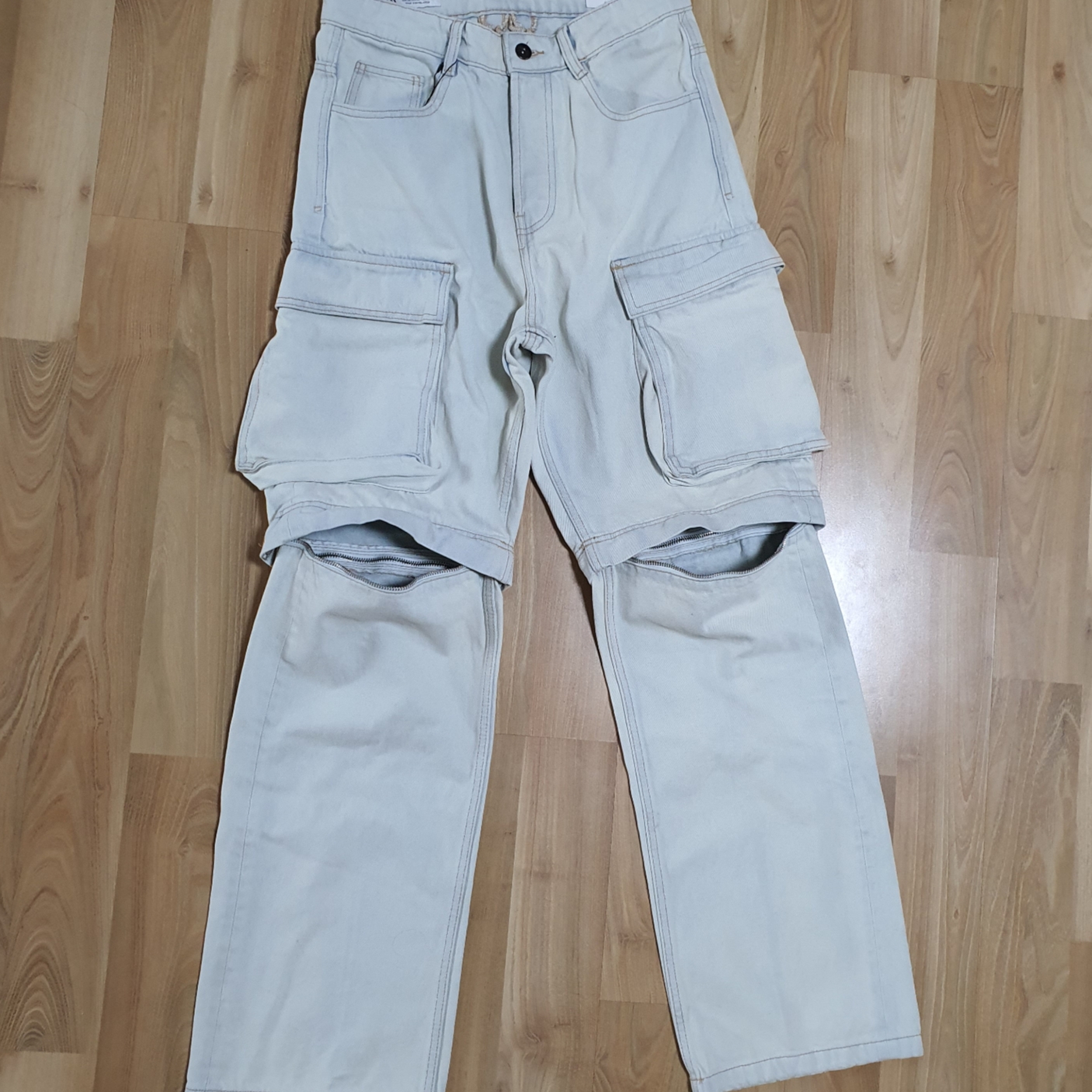 Zara Detachable Cargo Jeans Light Blue 착용 스타일 - 5